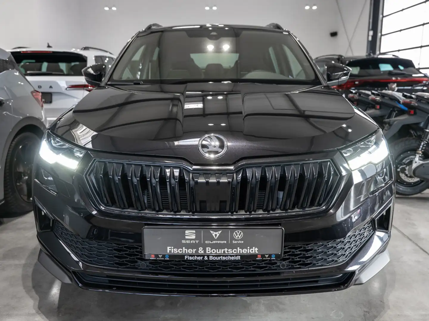Skoda Karoq 1.5 TSI Sportline DSG NAVI KAMERA VIRT Schwarz - 2