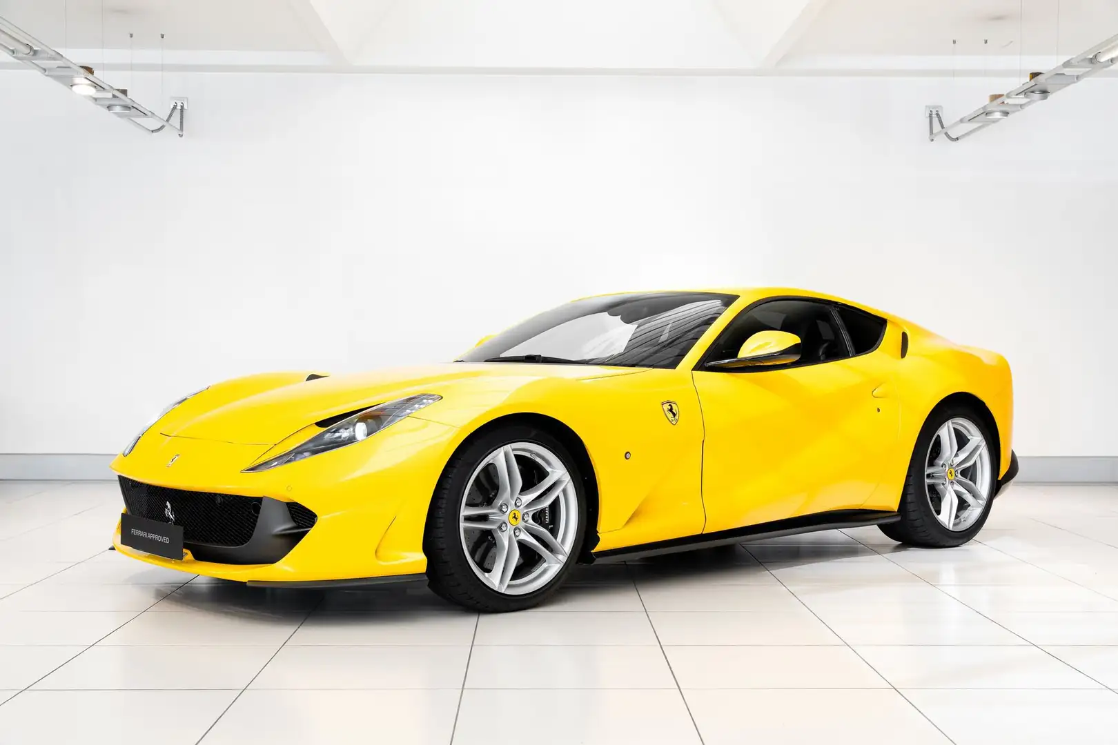 Ferrari 812 812 Superfast Giallo - 1