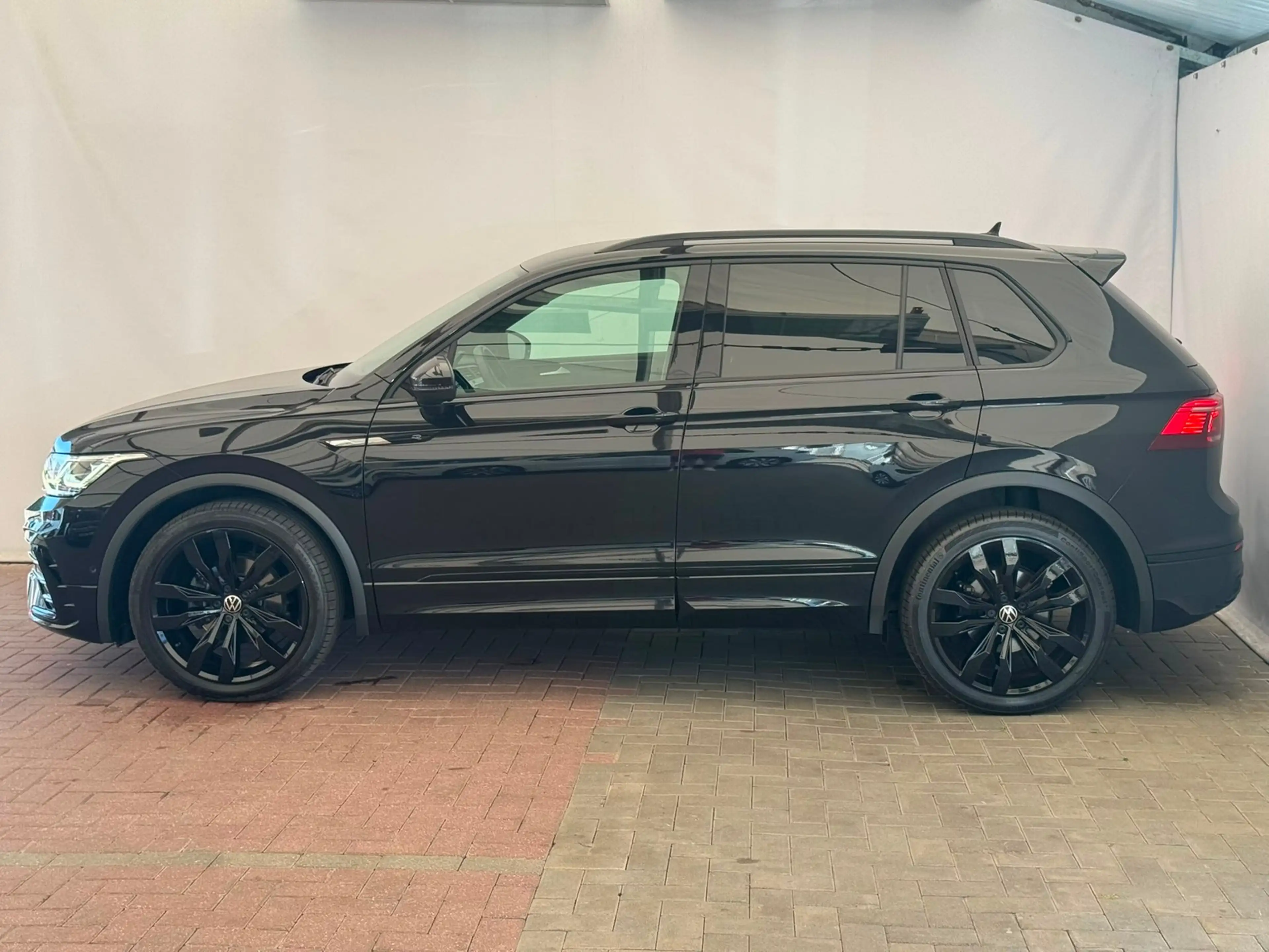 Volkswagen Tiguan R-Line 2.0TDI DSG+360°KAMERA+MATRIX+ACC+20 — photo 22
