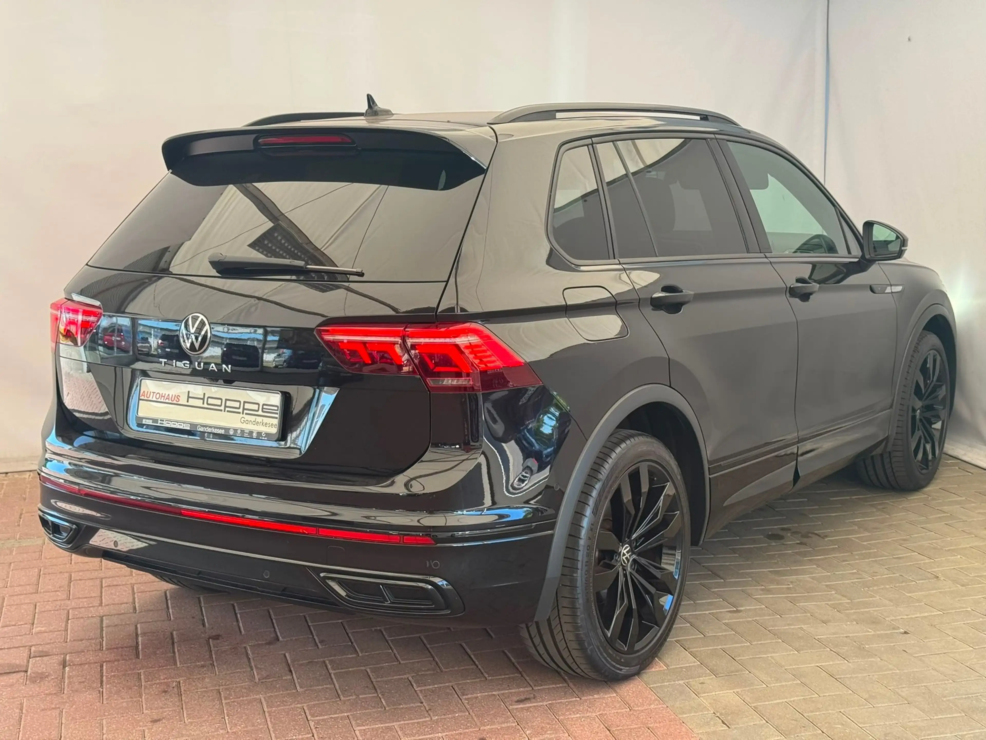 Volkswagen Tiguan R-Line 2.0TDI DSG+360°KAMERA+MATRIX+ACC+20 — photo 25