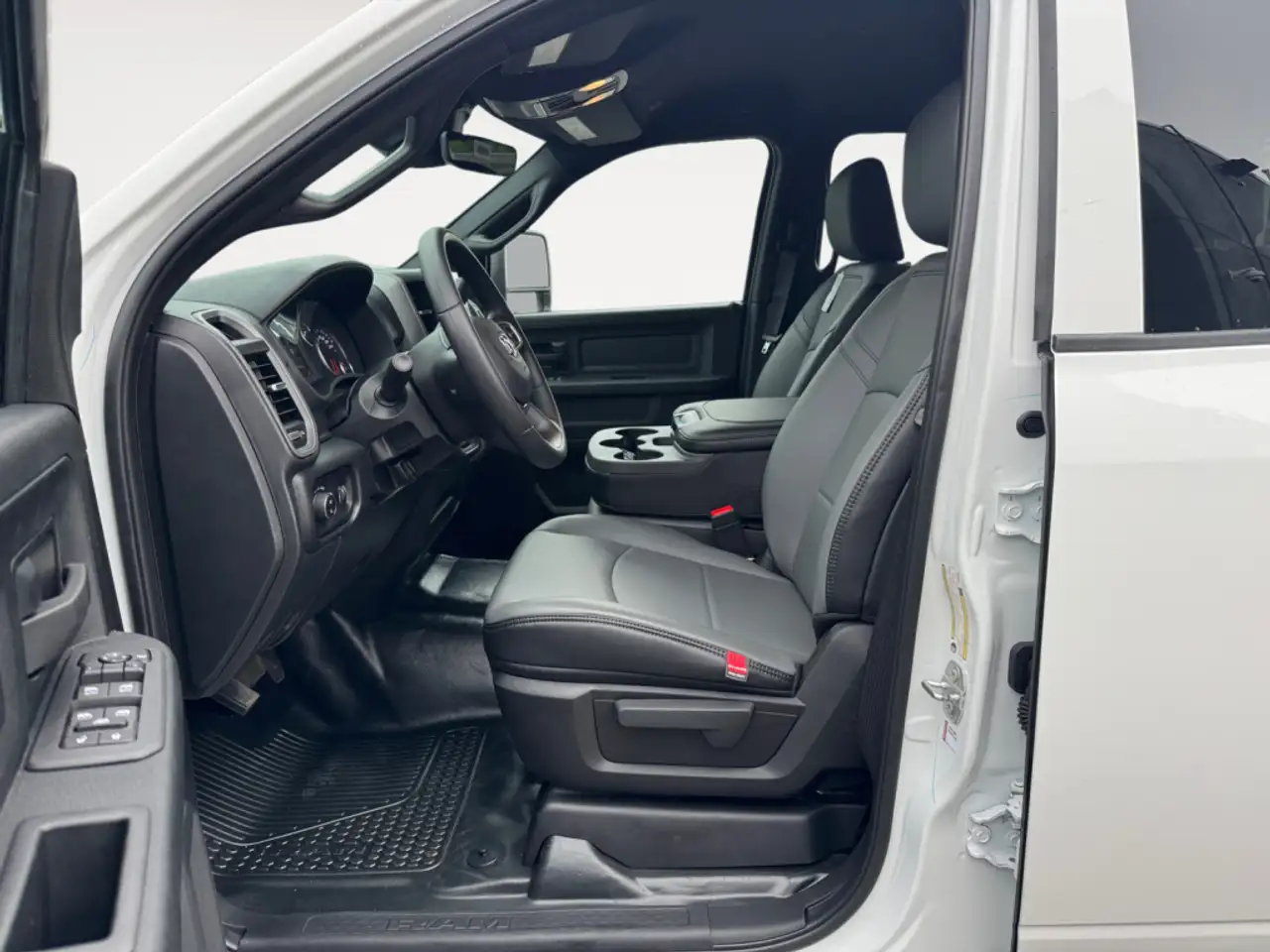 RAM 3500 снимка RAM 3500