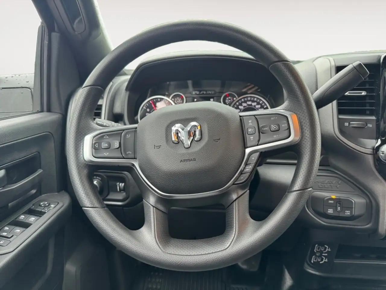 RAM 3500 снимка RAM 3500