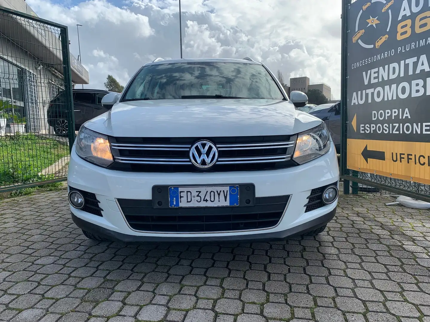 Volkswagen Tiguan Tiguan 2.0 tdi bm Sport Bianco - 2