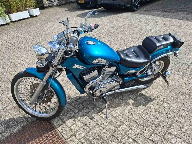 Suzuki Intruder C - foto 8