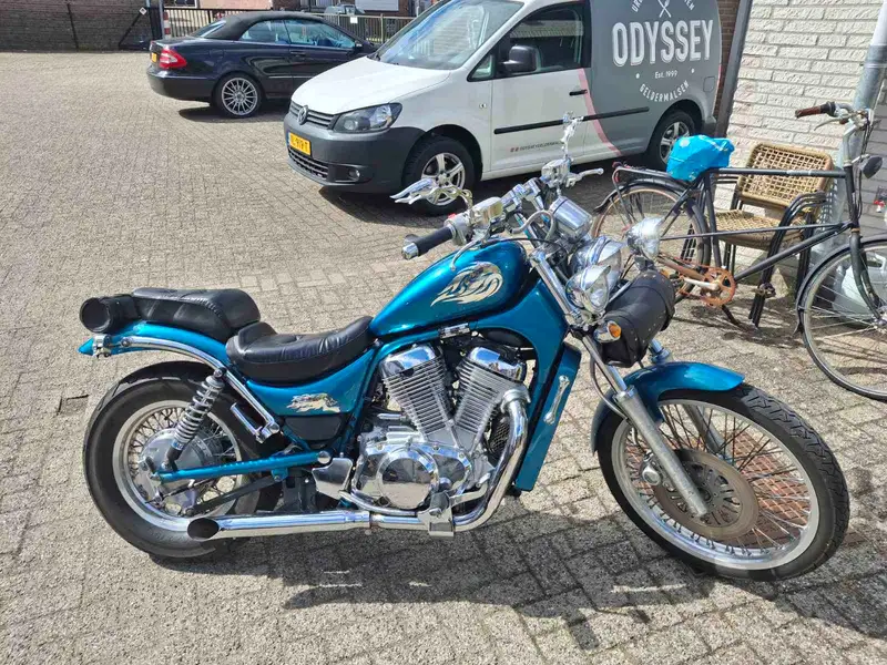 Suzuki Intruder C - foto 7