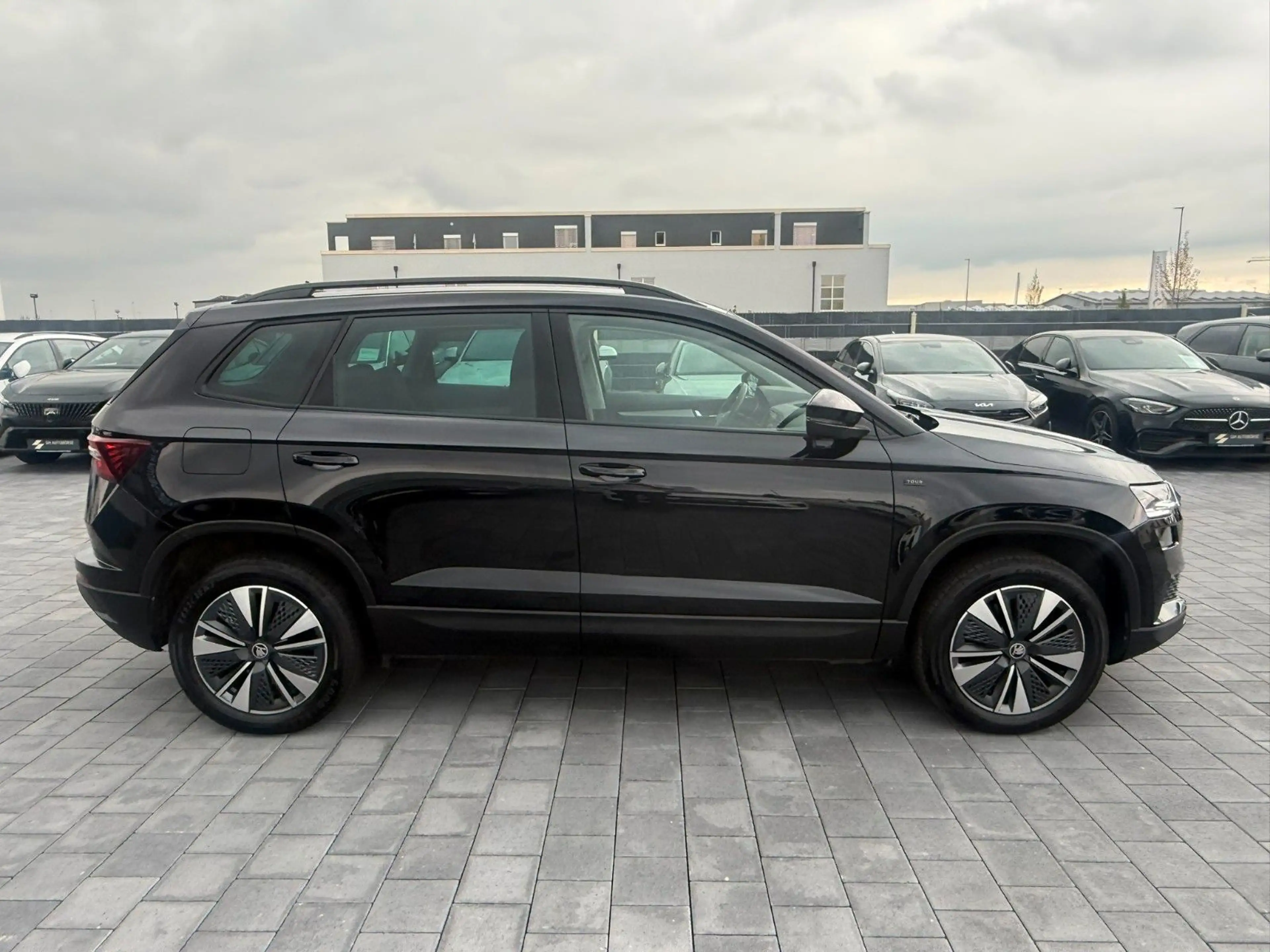 Skoda Karoq Tour*VIRTUAL*LED*ACC*R-KAM*AHK*SPUR-ASSIST — photo 9
