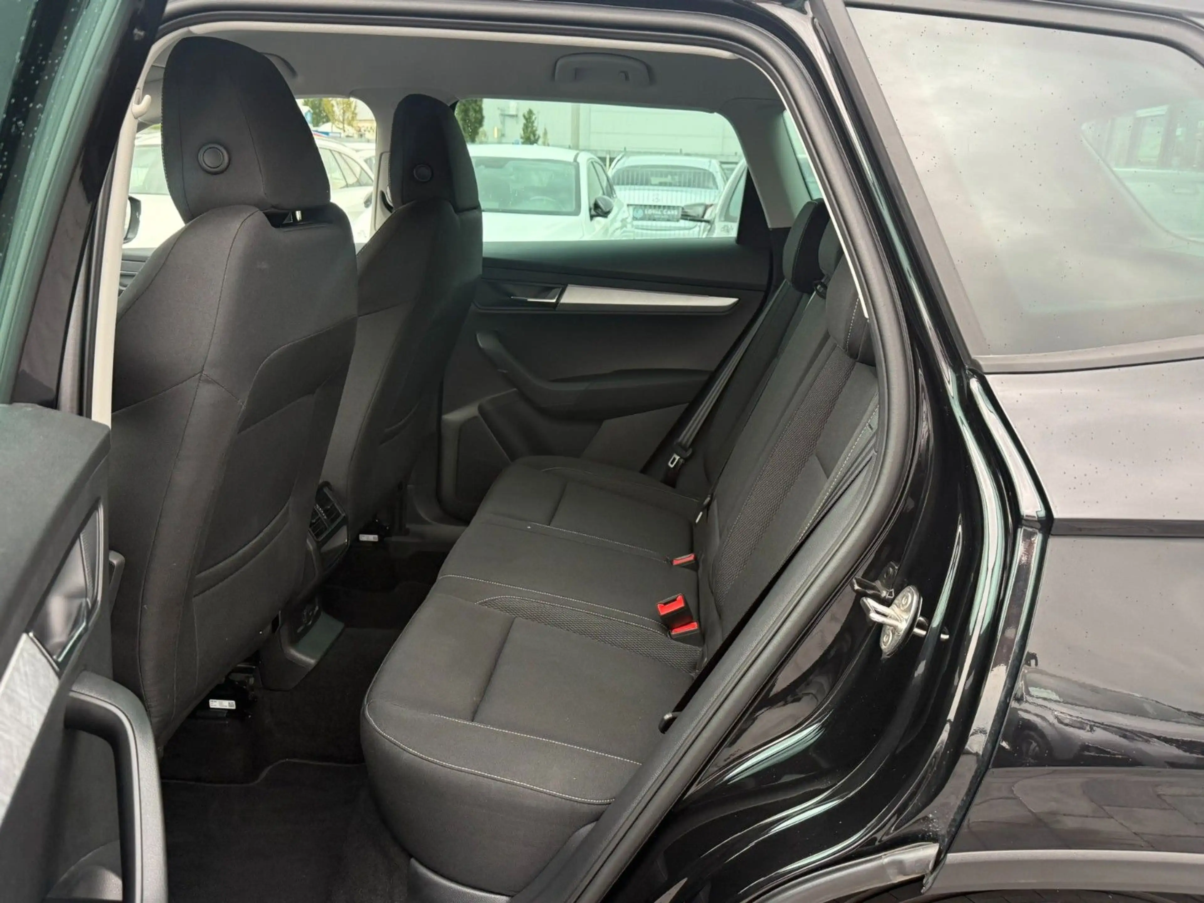 Skoda Karoq Tour*VIRTUAL*LED*ACC*R-KAM*AHK*SPUR-ASSIST — photo 12