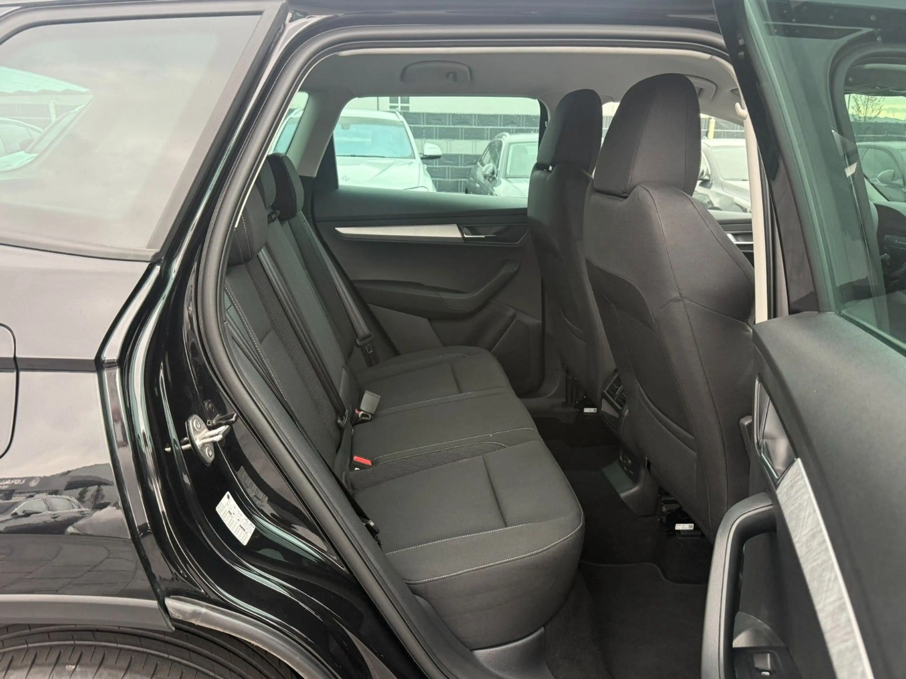 Skoda Karoq Tour*VIRTUAL*LED*ACC*R-KAM*AHK*SPUR-ASSIST — photo 13