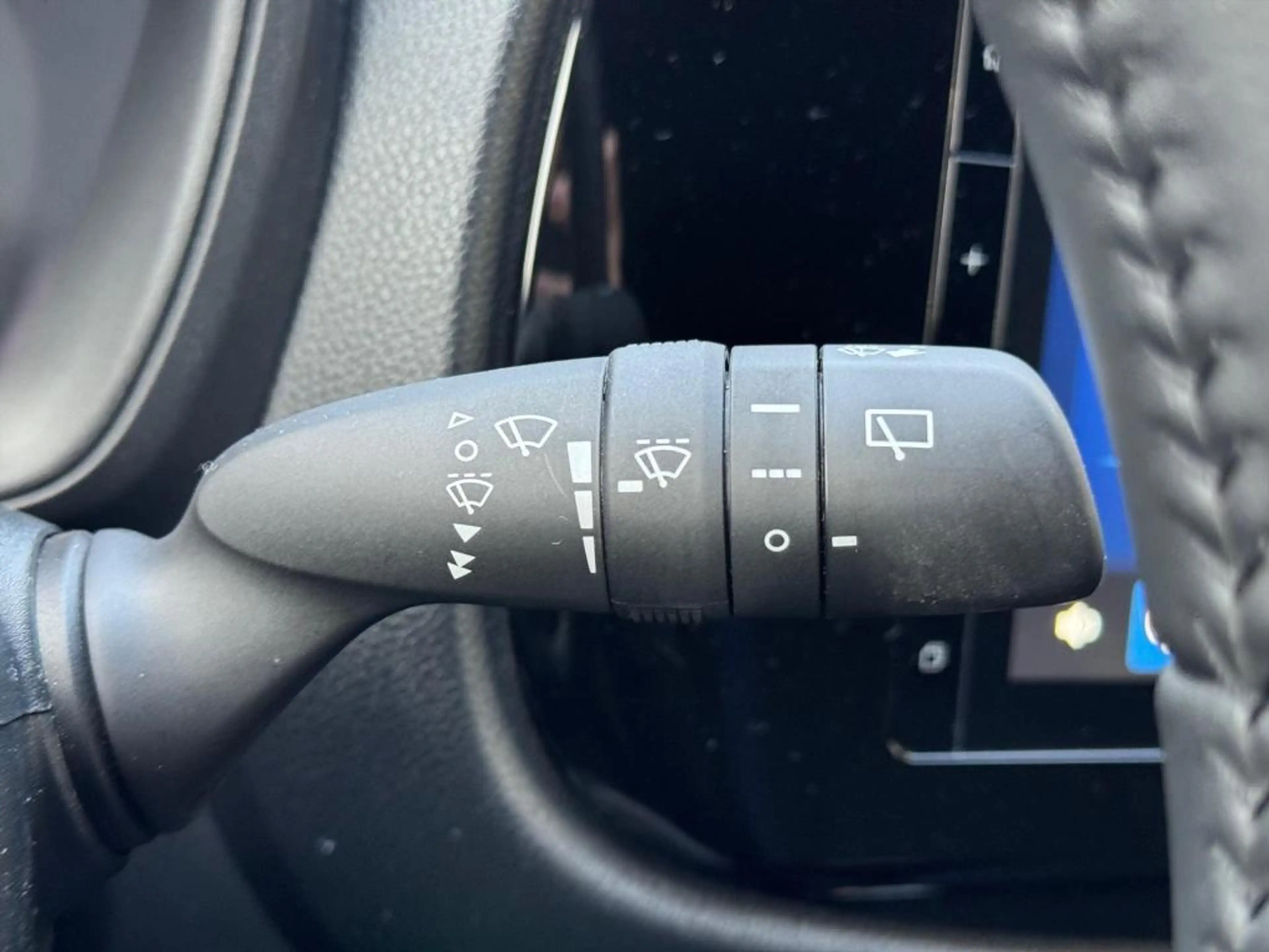 Toyota Aygo X 1.0 VVT-i MT Pulse Bi-tone | Juniper blue, 17 inch — photo 17