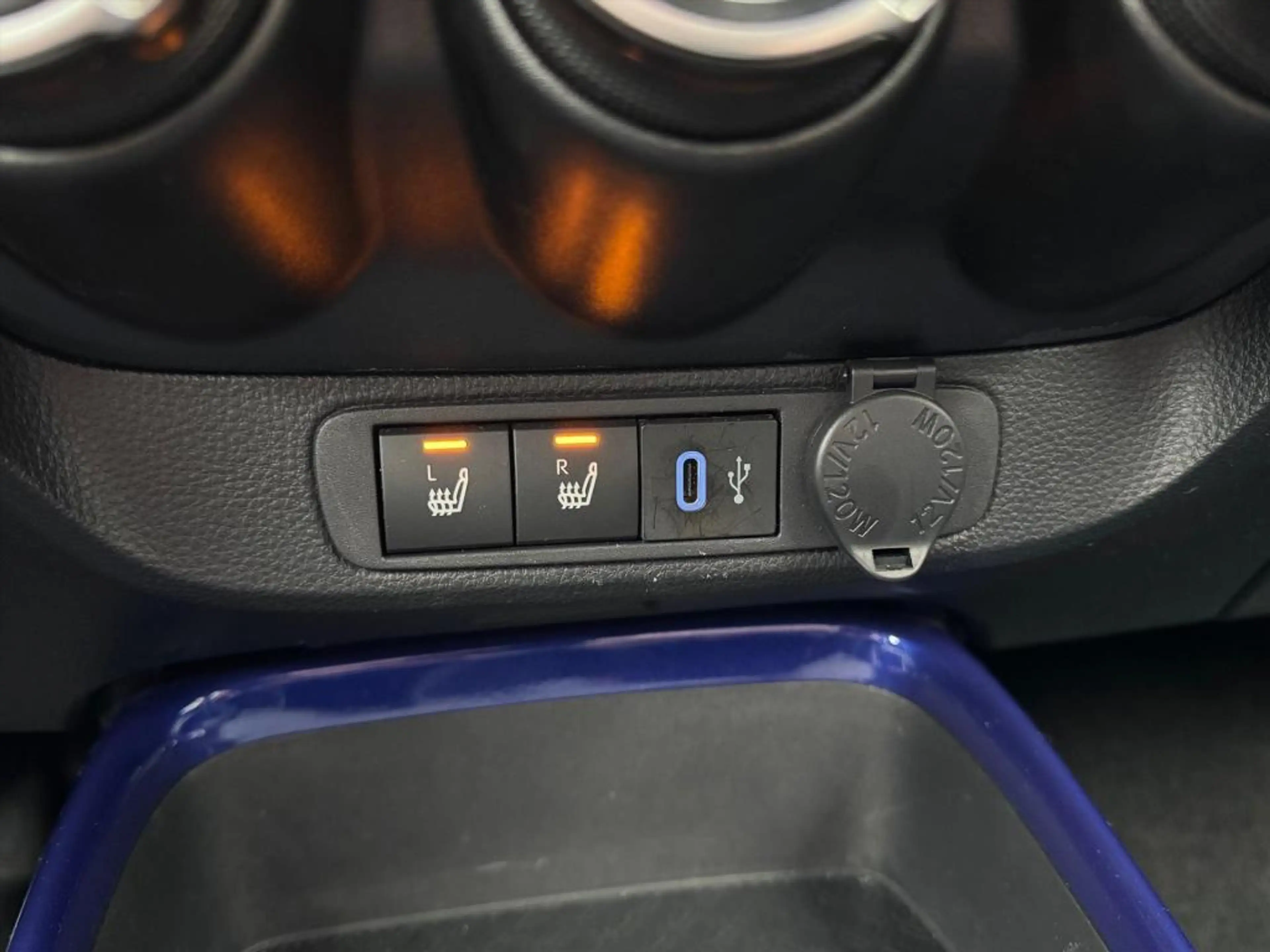Toyota Aygo X 1.0 VVT-i MT Pulse Bi-tone | Juniper blue, 17 inch — photo 22