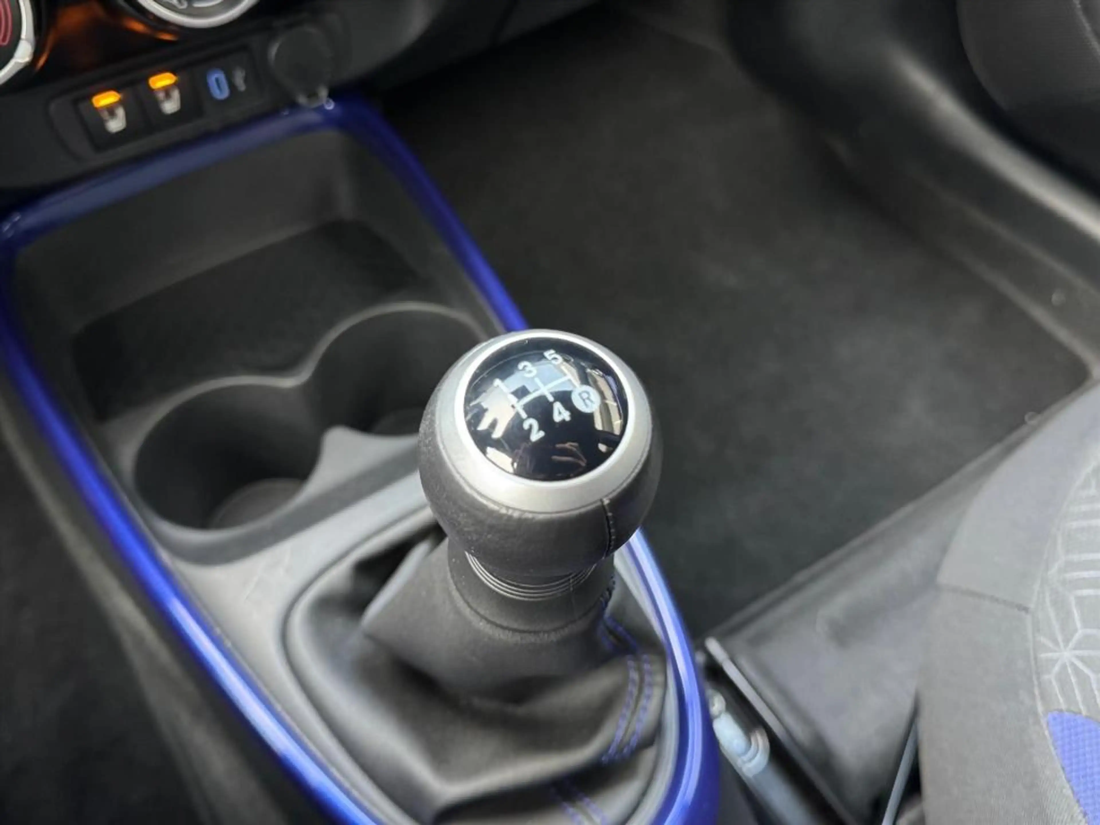 Toyota Aygo X 1.0 VVT-i MT Pulse Bi-tone | Juniper blue, 17 inch — photo 23