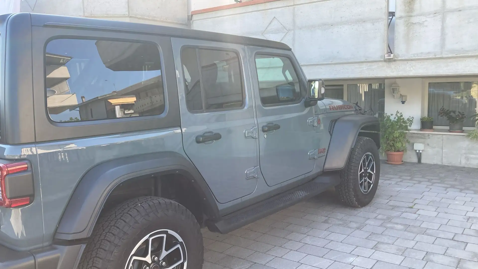 Jeep Wrangler Wrangler IV 2024 Unlimited 2.0 turbo Rubicon auto Grigio - 2