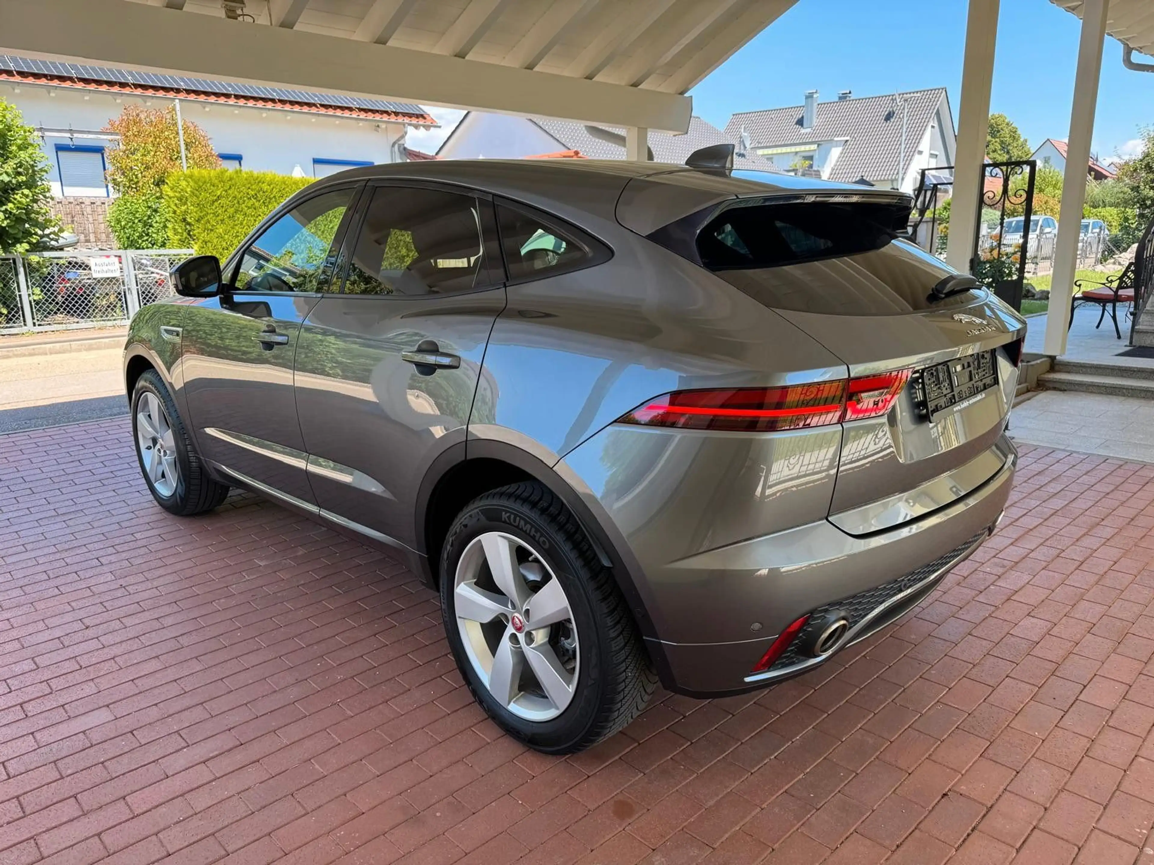 Jaguar E-Pace D150 R-DYNAMIC*NAVI/LEDER/CAM/MERIDAN* — photo 4