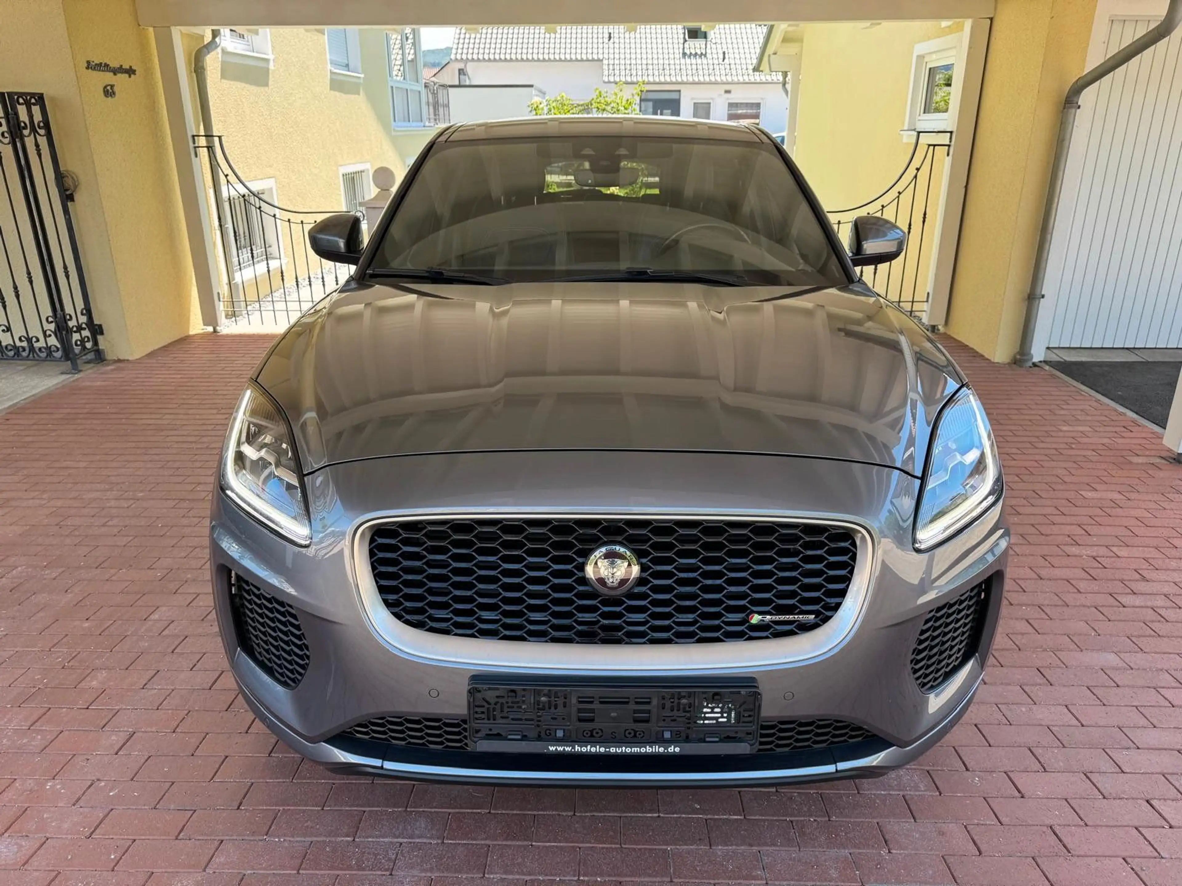 Jaguar E-Pace D150 R-DYNAMIC*NAVI/LEDER/CAM/MERIDAN* — photo 5