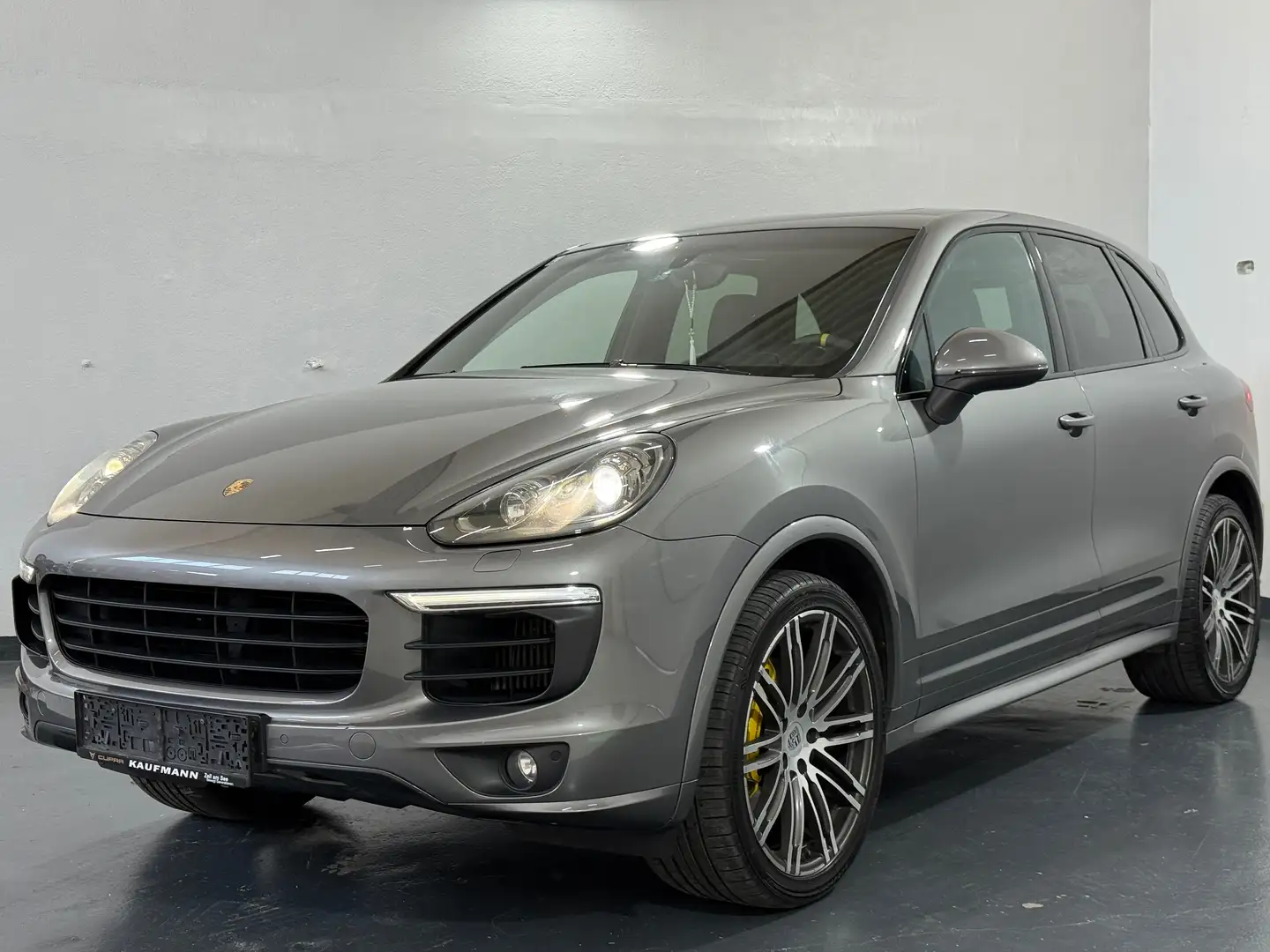 Porsche Cayenne Diesel *SPORT DESIGN* *FINANZIERUNG MÖGLICH* Grau - 2