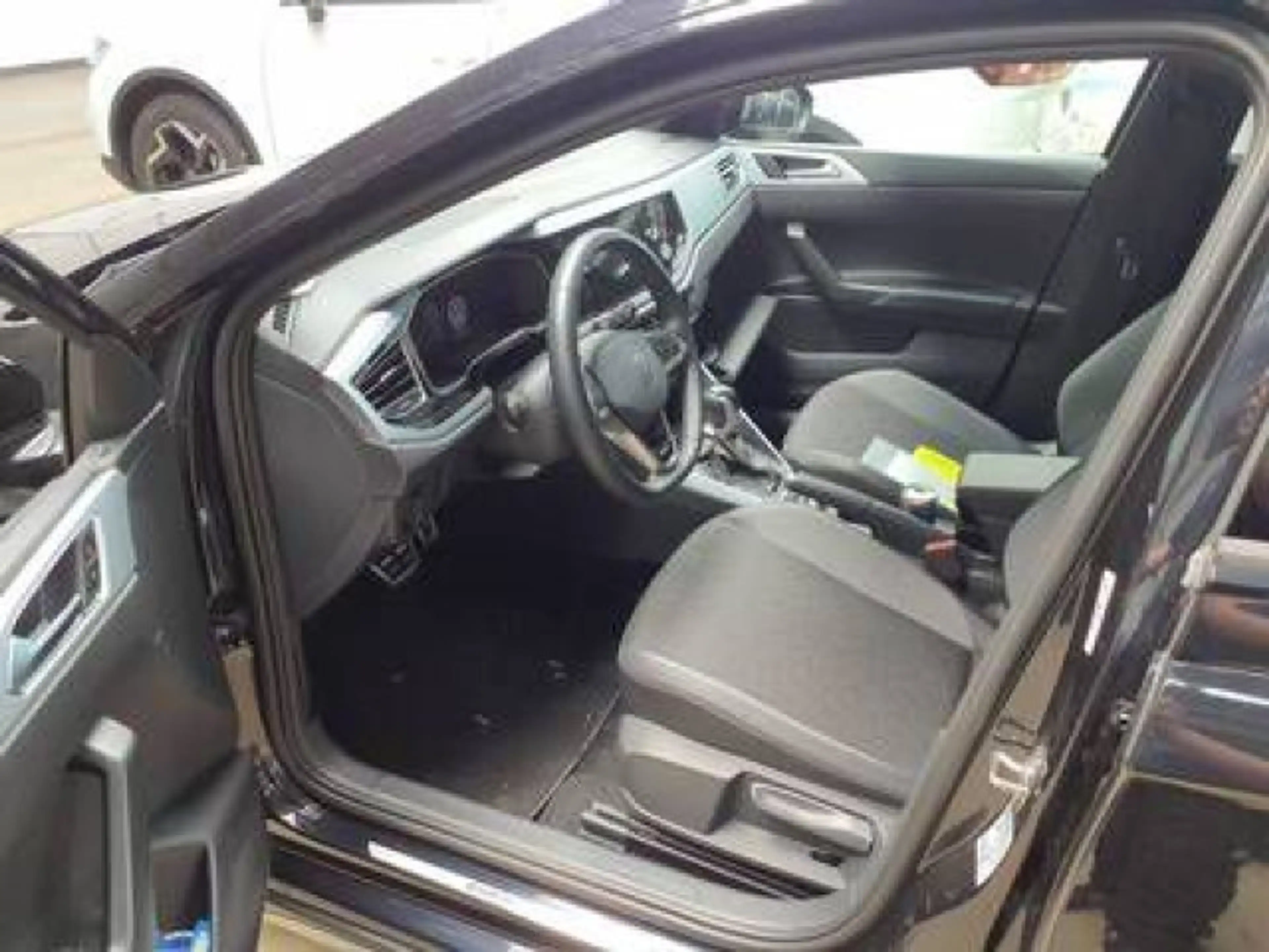 Volkswagen Taigo 1.0 TSI DSG Energy Navi LED Kamera — photo 4