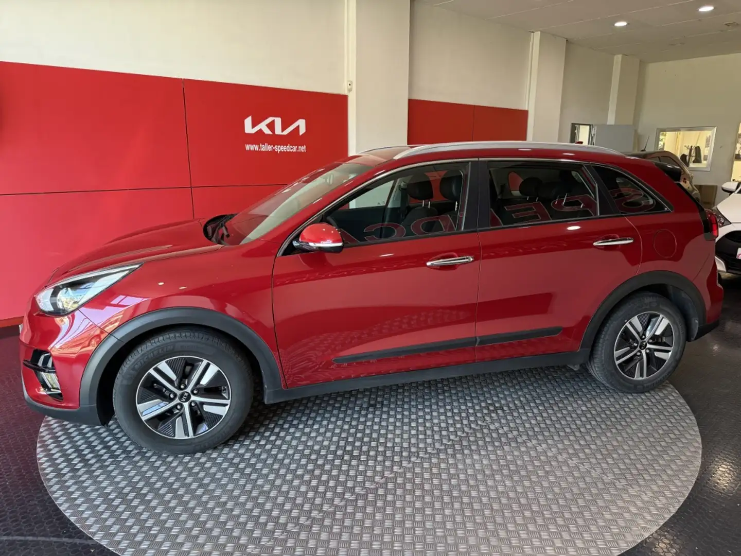 Kia Niro 1.6 HEV Drive Rojo - 2