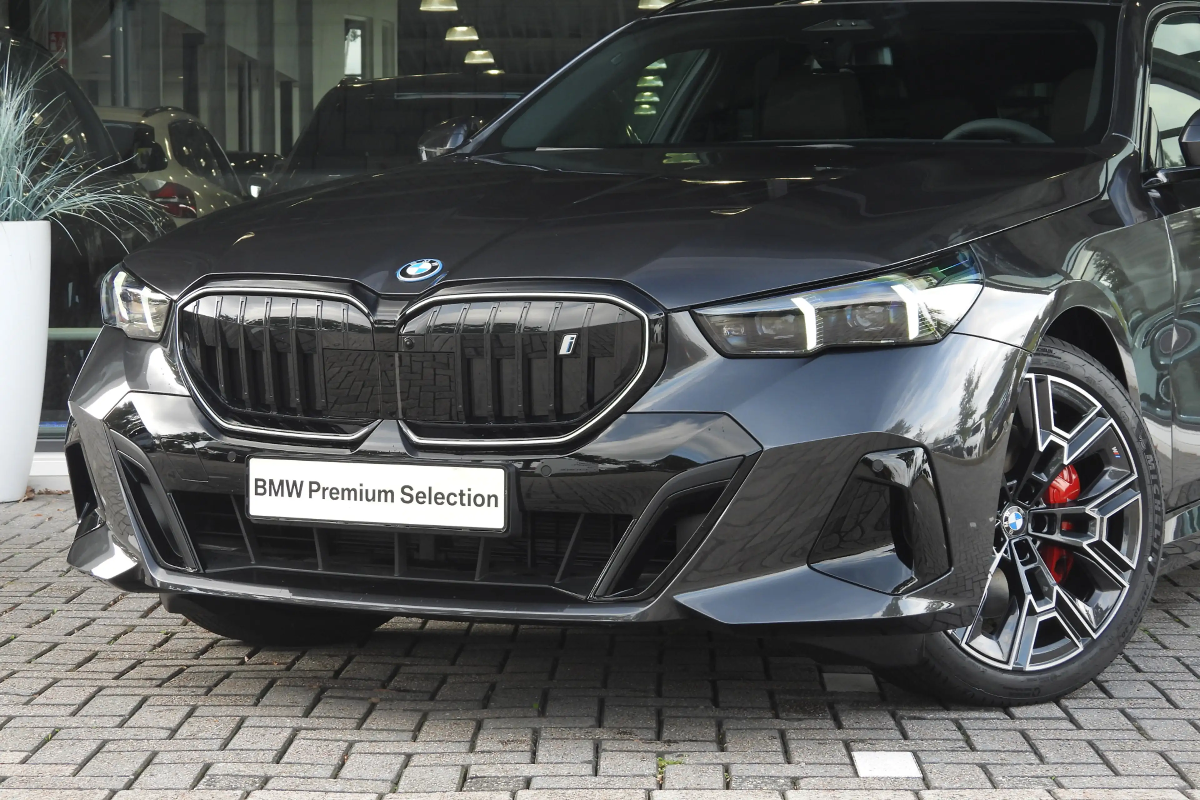 BMW i5 Touring eDrive40 M Sport / Panoramadak / Trekhaak — photo 6