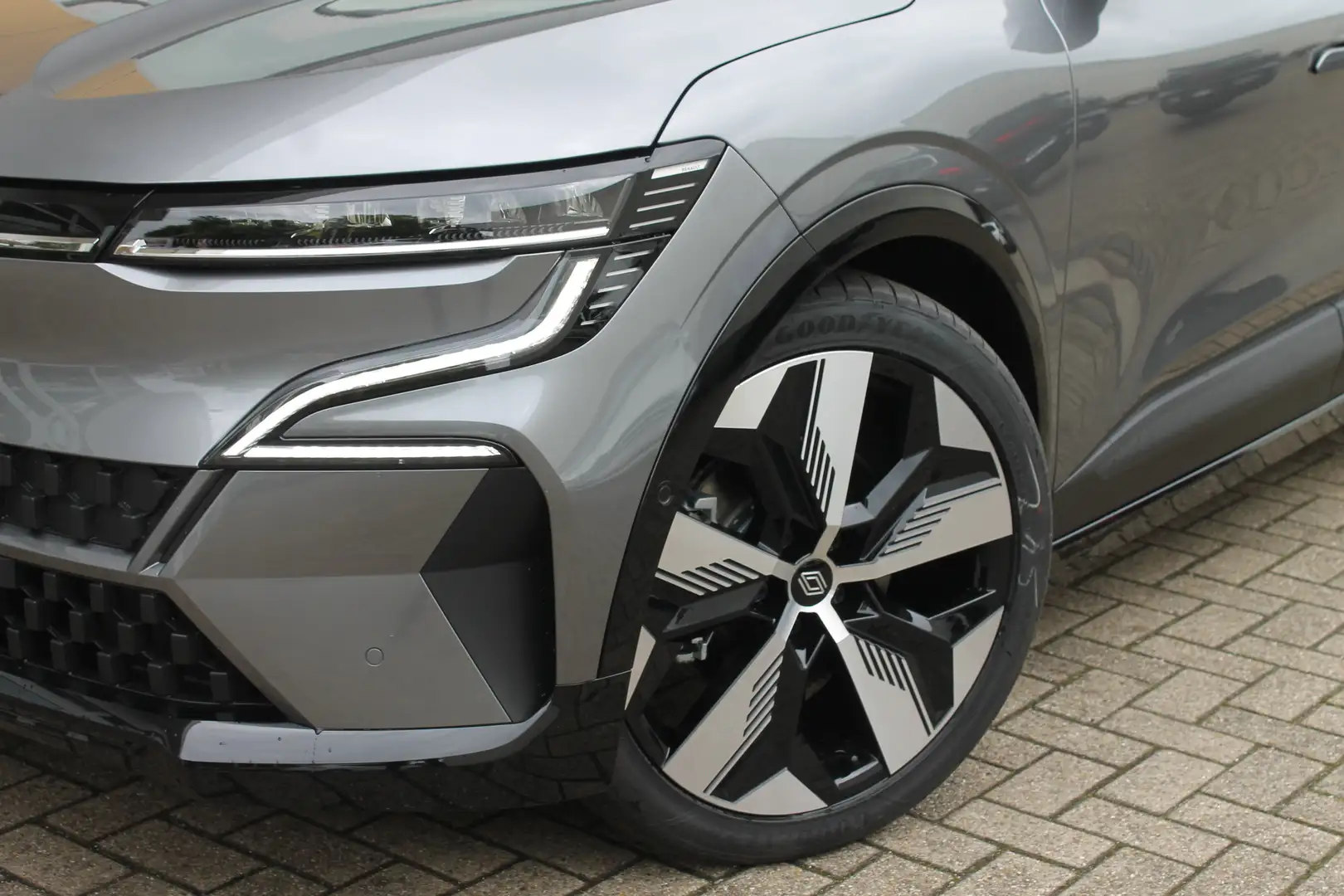 Renault Megane E-Tech 100% elektrisch EV60 220hp Techno TOP-Ausstattung Grau - 2