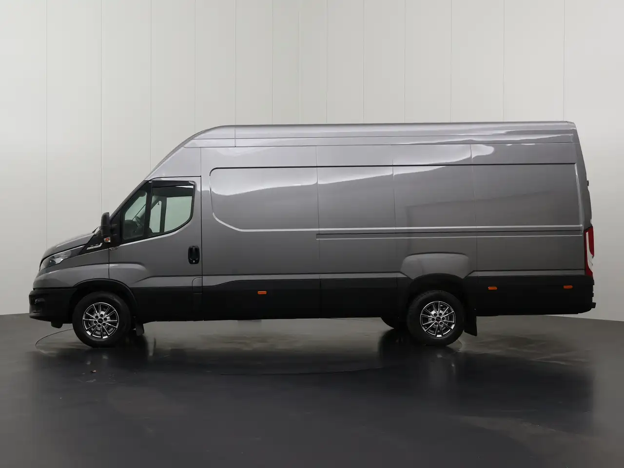 Iveco Daily 2024 — фото 12