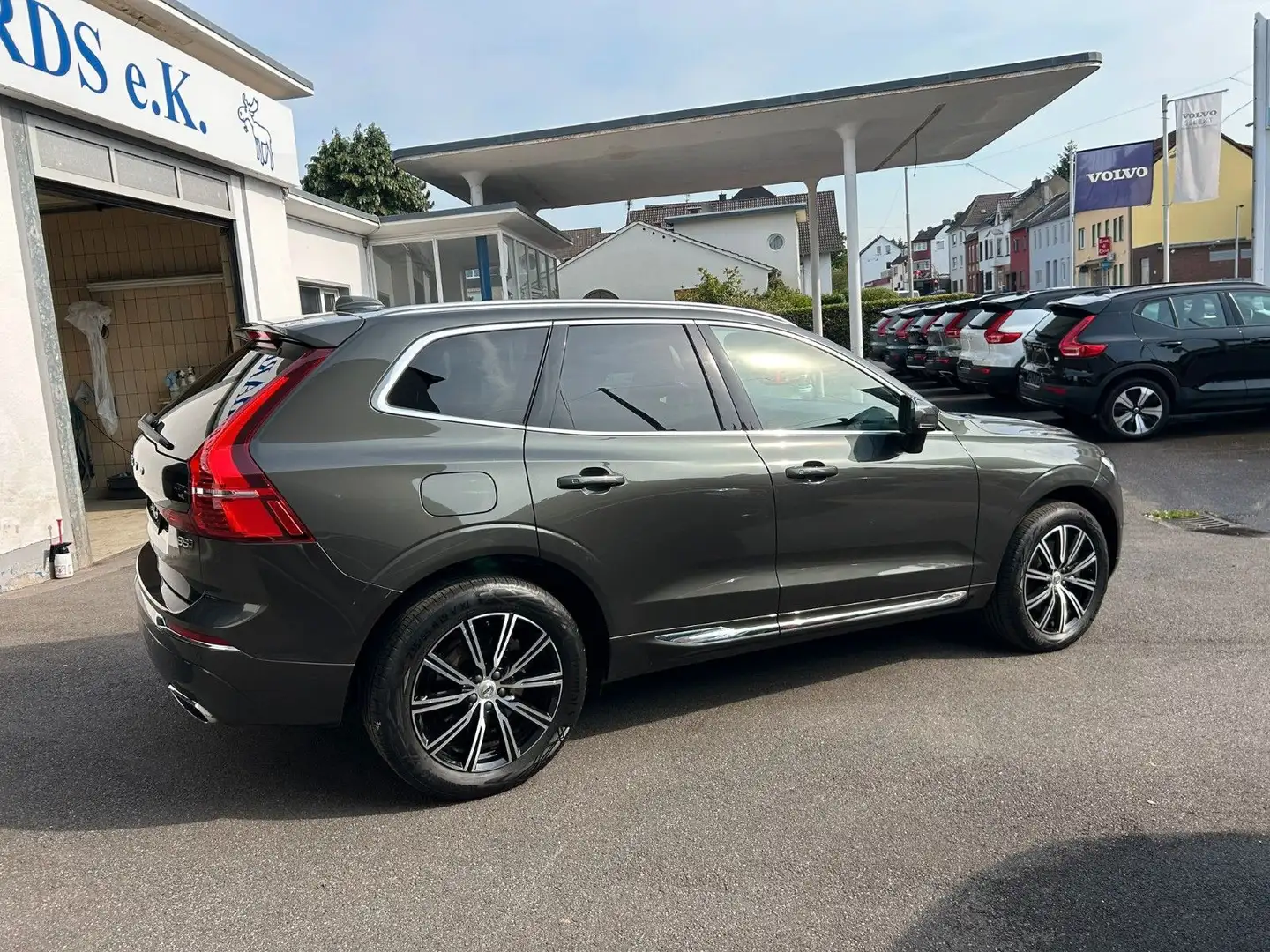Volvo XC60 B5 Inscrip. AWD Standheiz.,Voll-LED,AHK,ACC Gris - 2
