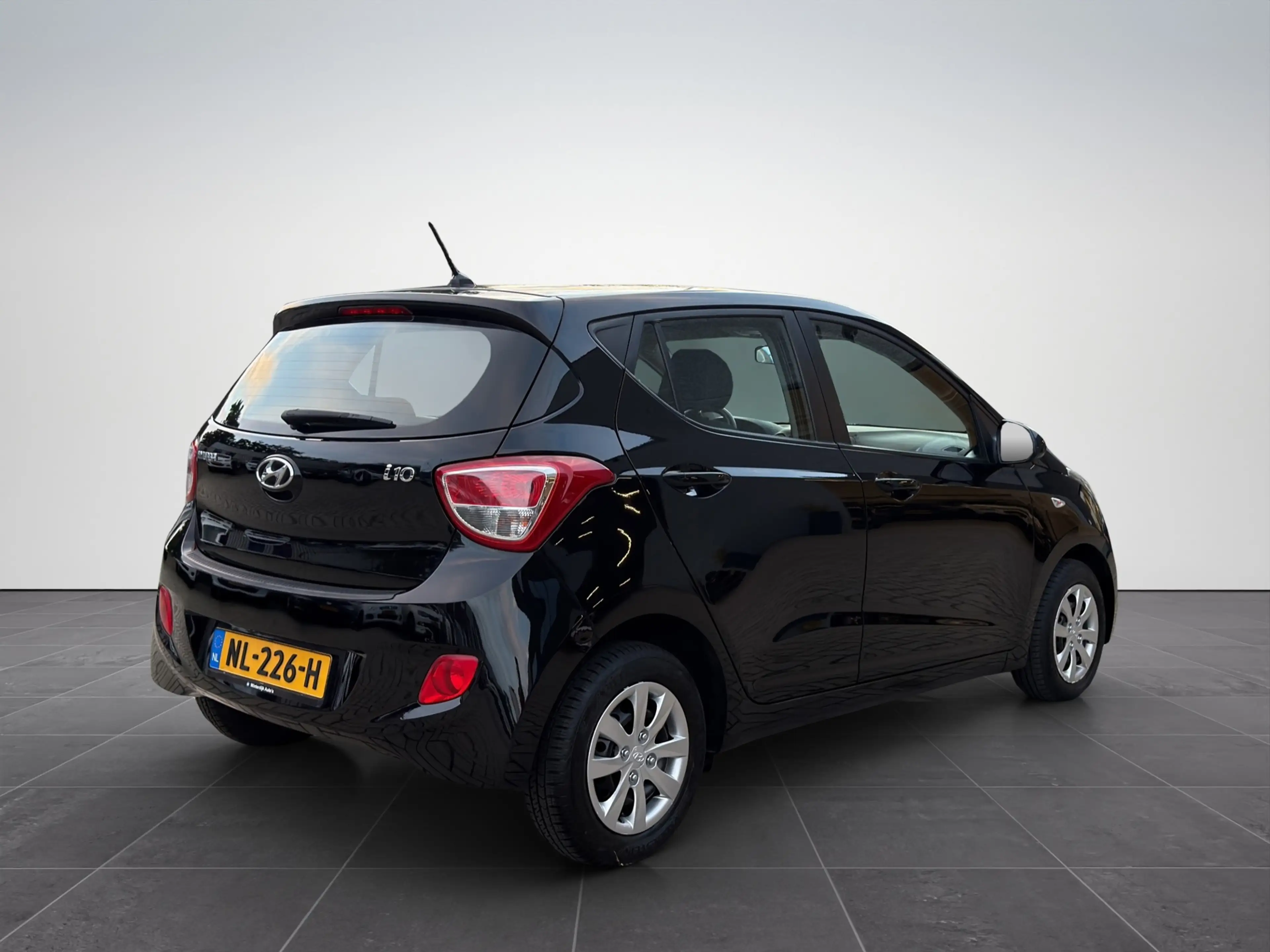 Hyundai i10 1.0i i-Motion Comfort Clima|Cruise|Bluetooth|NAP — photo 9