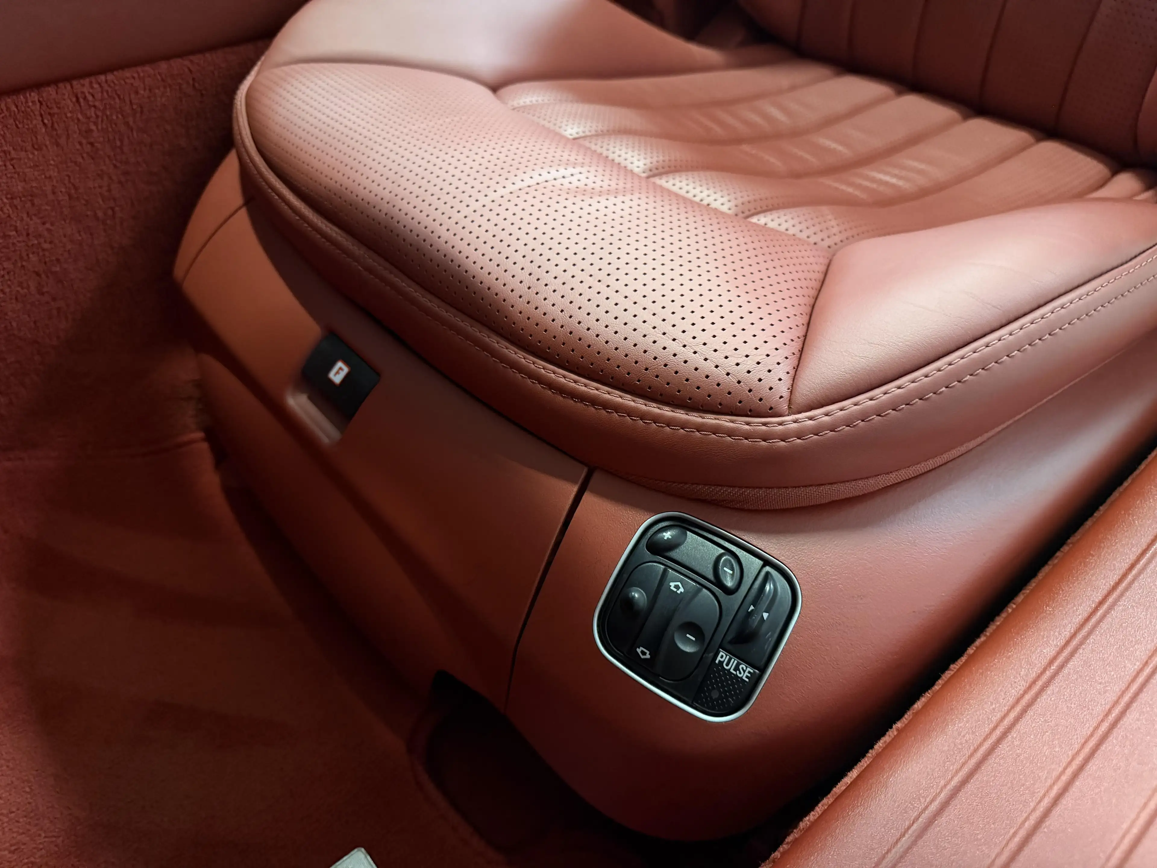Mercedes-Benz SL 55 AMG V8 Kompressor — photo 15