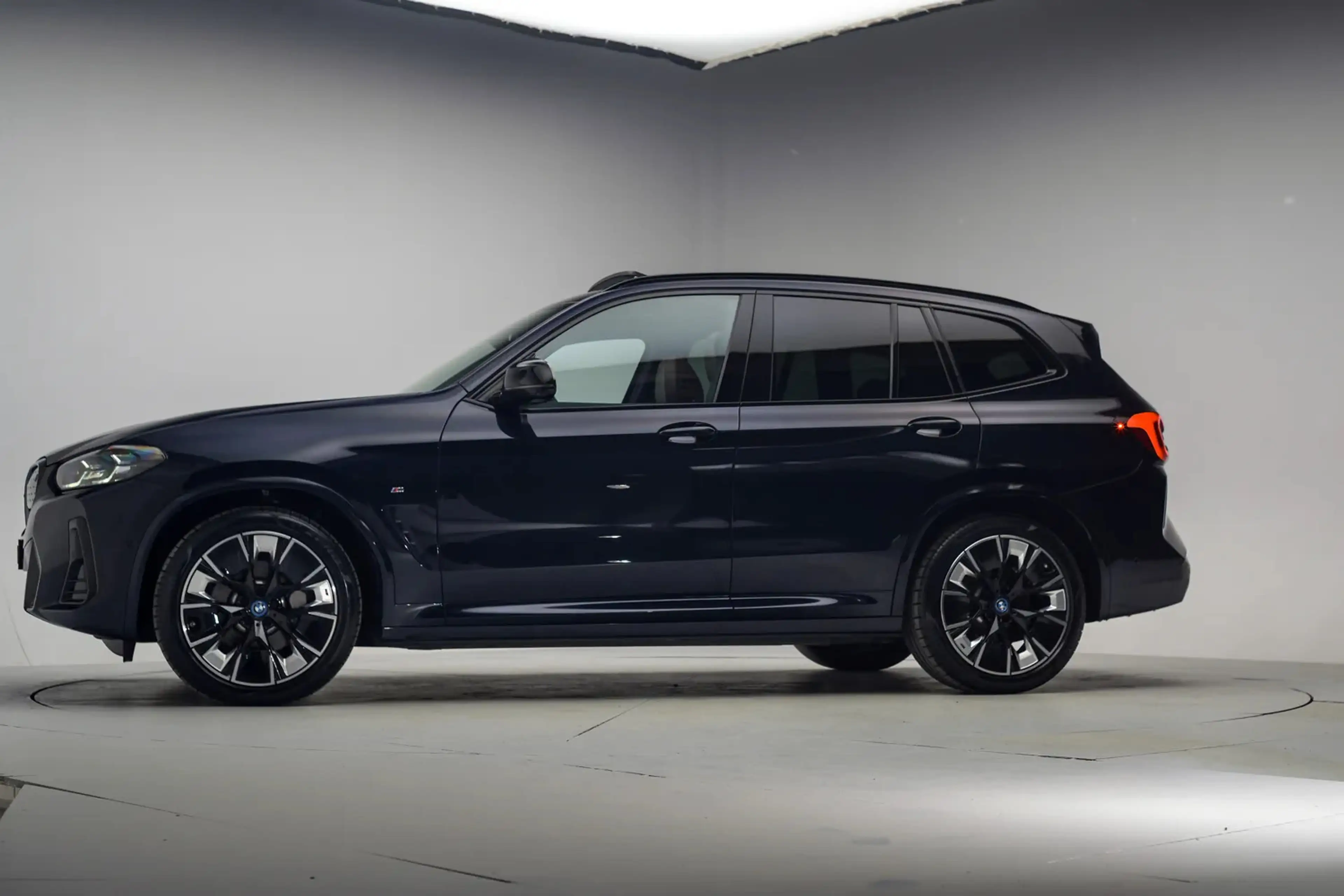 BMW iX3 80 kWh M-Sport High Executive Aut. [ Head-up H/K P — photo 2