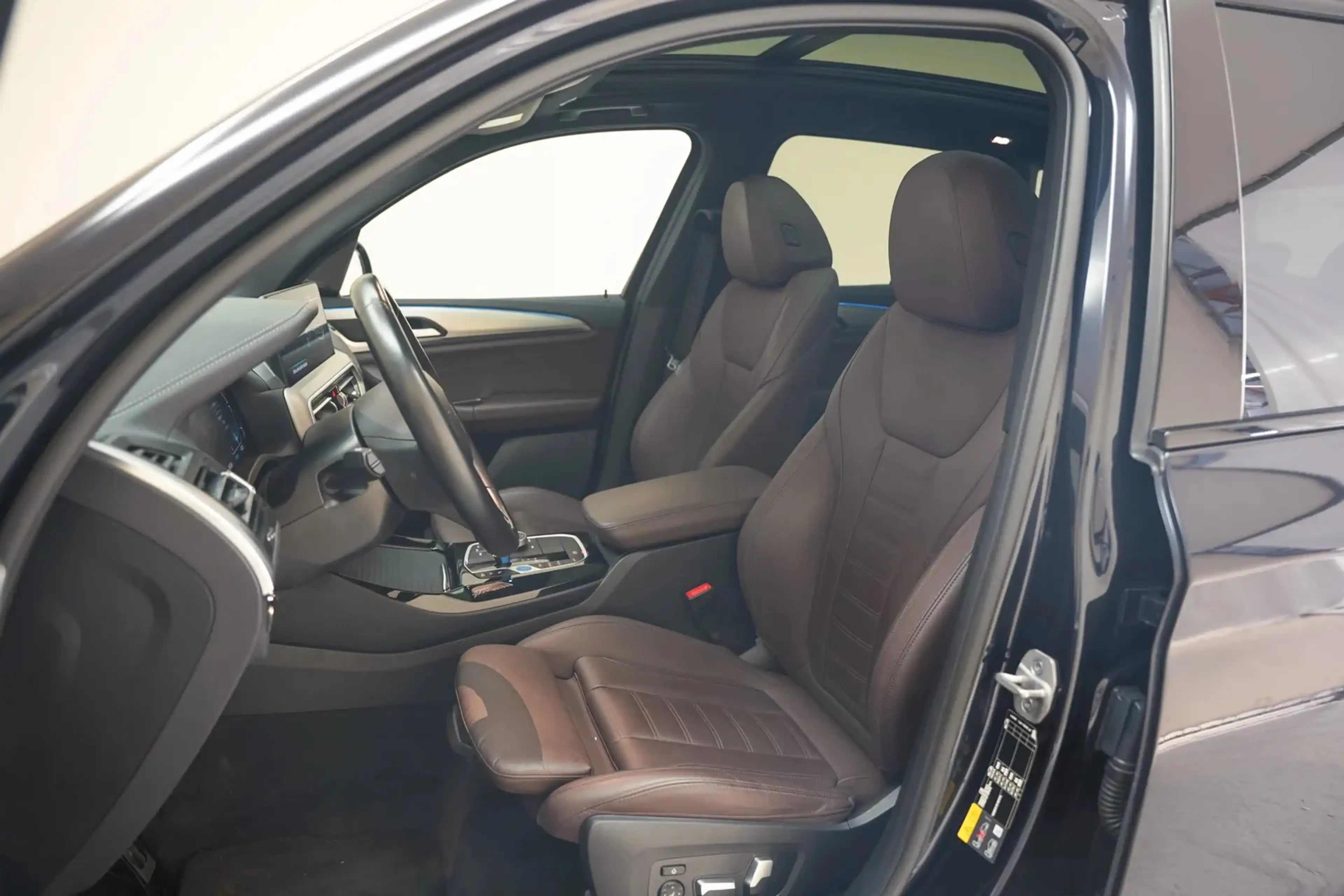 BMW iX3 80 kWh M-Sport High Executive Aut. [ Head-up H/K P — photo 10
