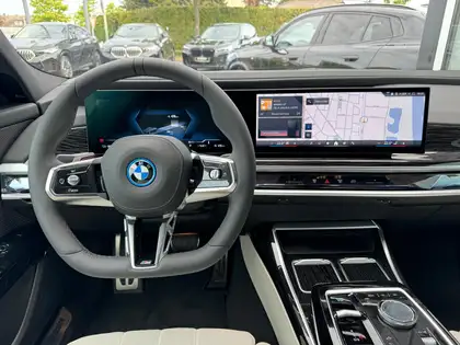 Annonce voiture d'occasion BMW i7 - CARADIZE