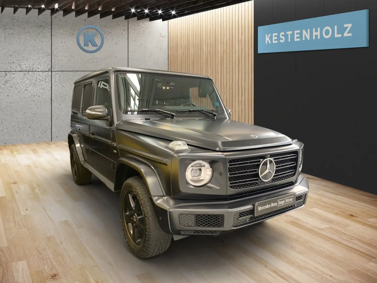 Mercedes-Benz G 500 G 500 SCHIEBEDACH*AHK*MAGNO*DISTR*V8*360°*MULTIB Schwarz - 2