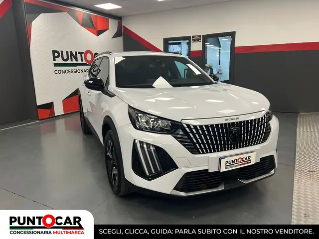 Peugeot 2008 view 3