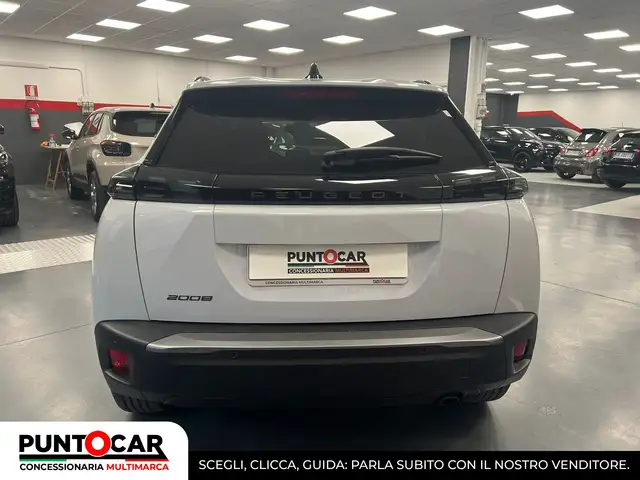 Peugeot 2008 view 5