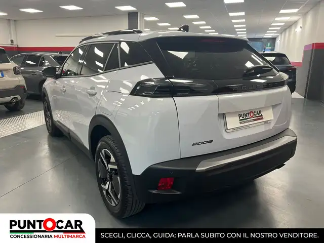 Peugeot 2008 view 6