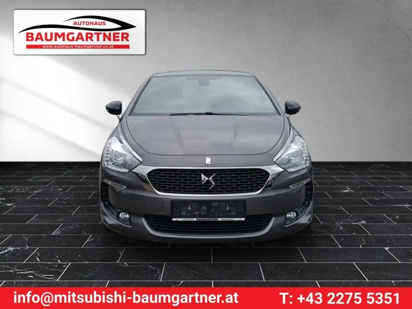 DS Automobiles DS 5 Basis Grau - 2