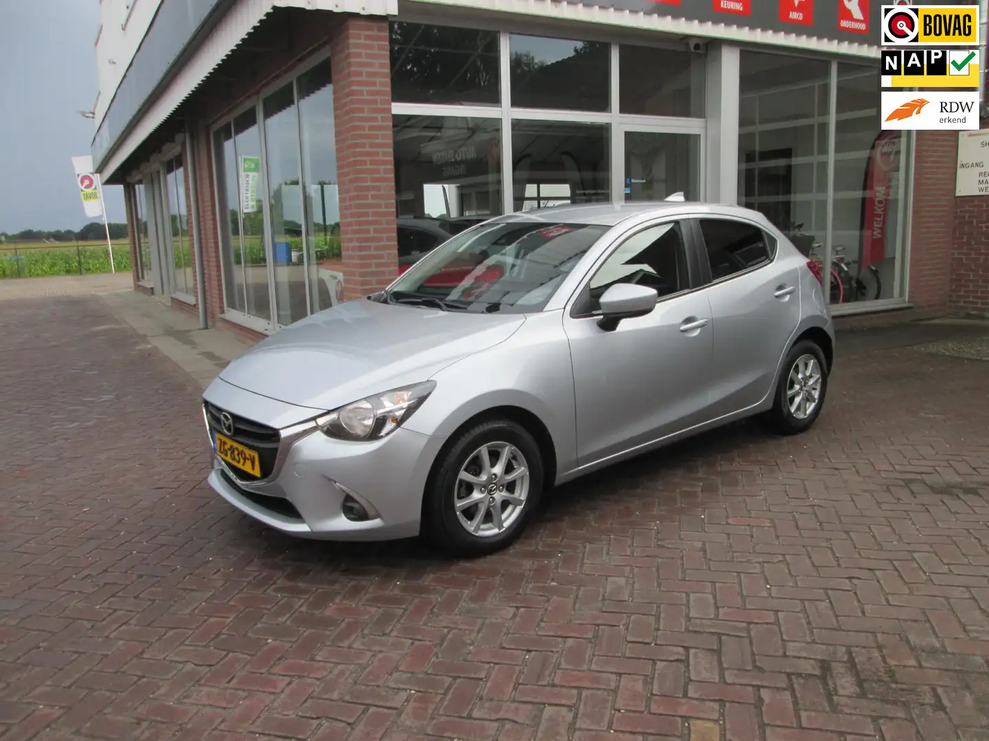 Mazda 2 1.5 Skyactiv-G Sport Selected Grijs - 1