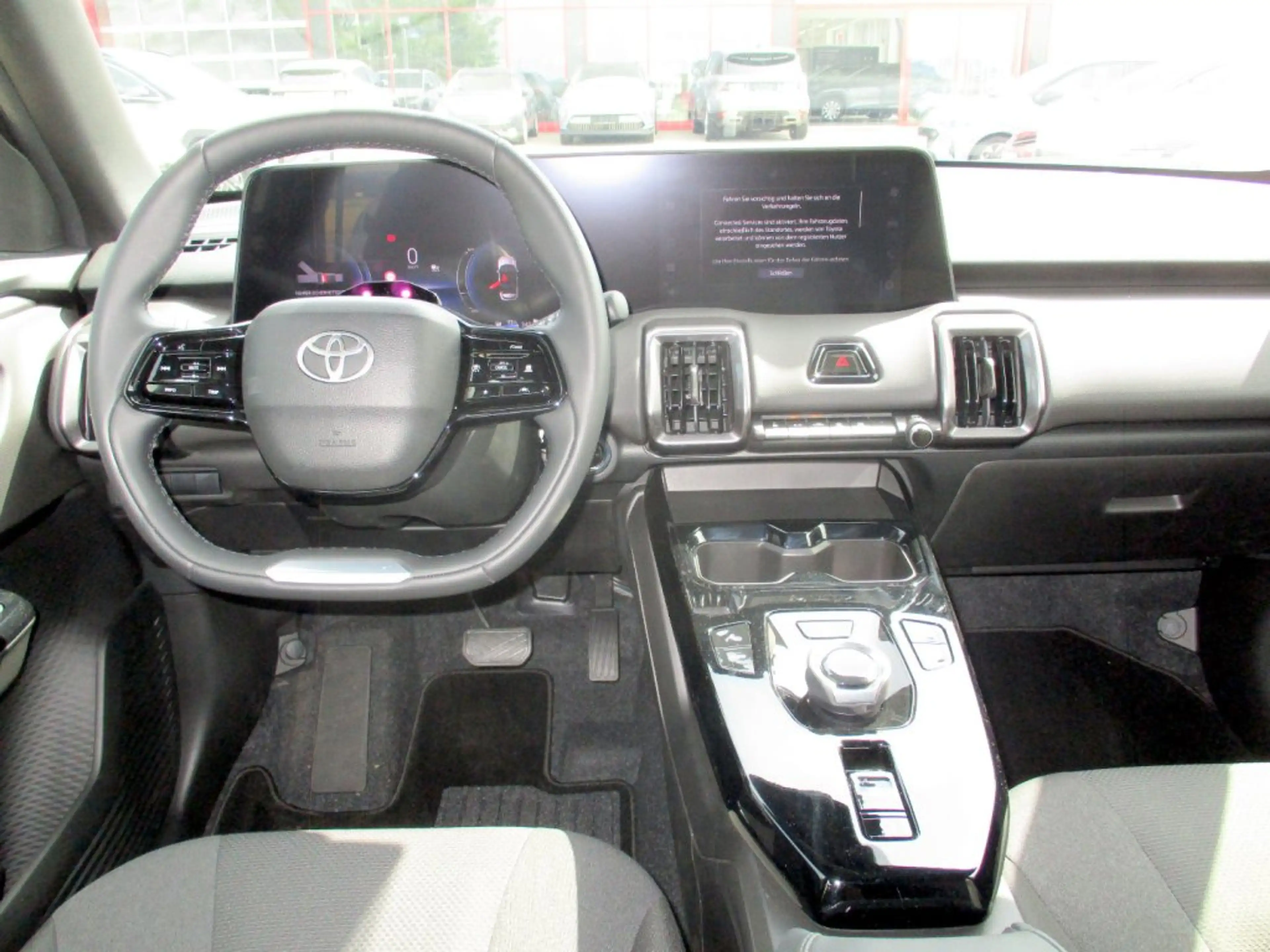 Toyota Urban Cruiser 61KW EV Teamplayer — photo 5