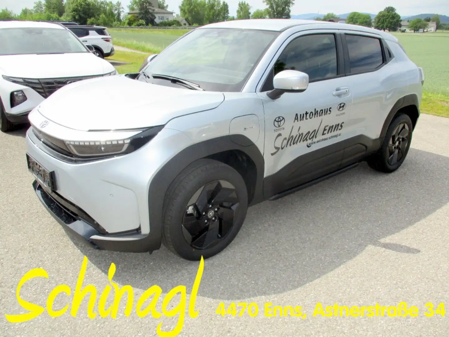 Toyota Urban Cruiser 61KW EV Teamplayer Silber - 1