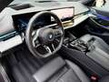 BMW 520 5-serie Touring 520i Pano / B&W / tr.hk / 21 inch Grau - thumbnail 3