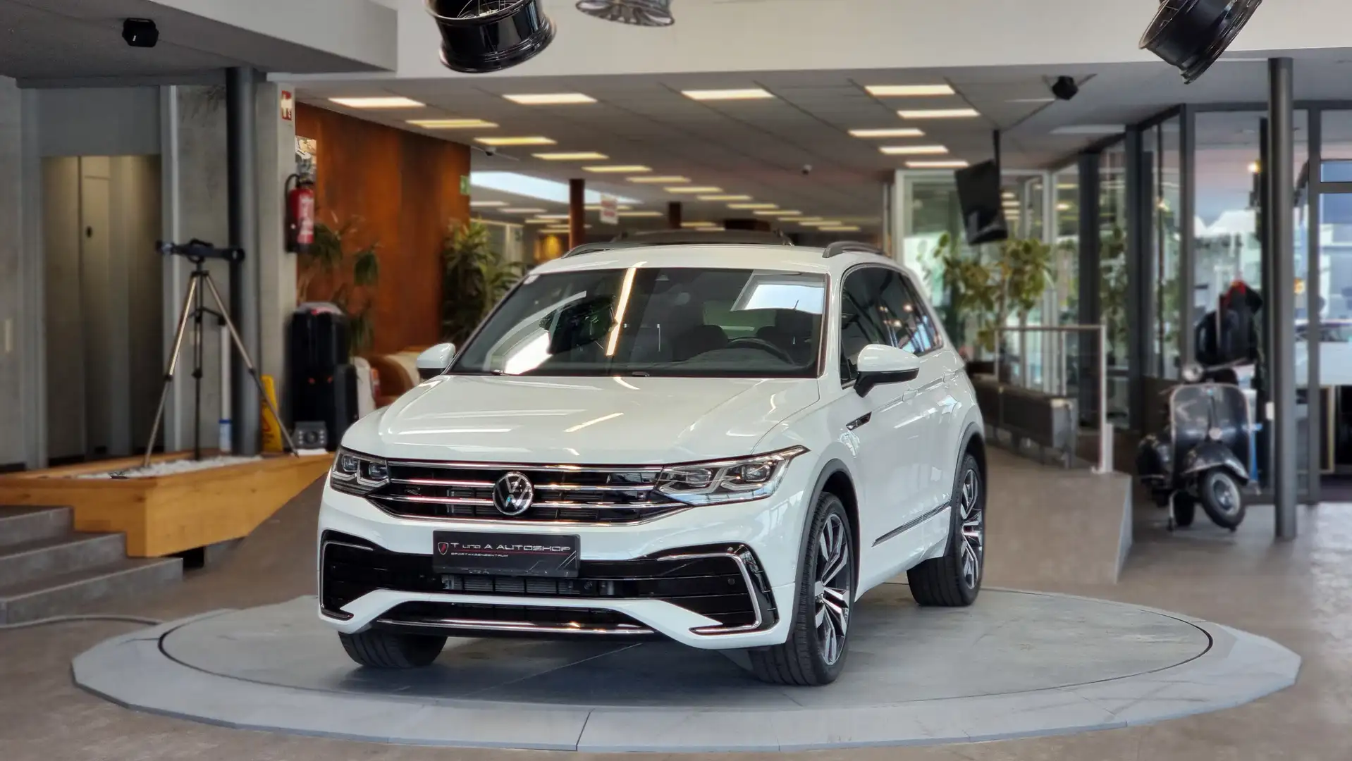 Volkswagen Tiguan 1,5 TSI R-Line DSG *Head-up*Lenkradheizung*Kamera* Blanc - 2