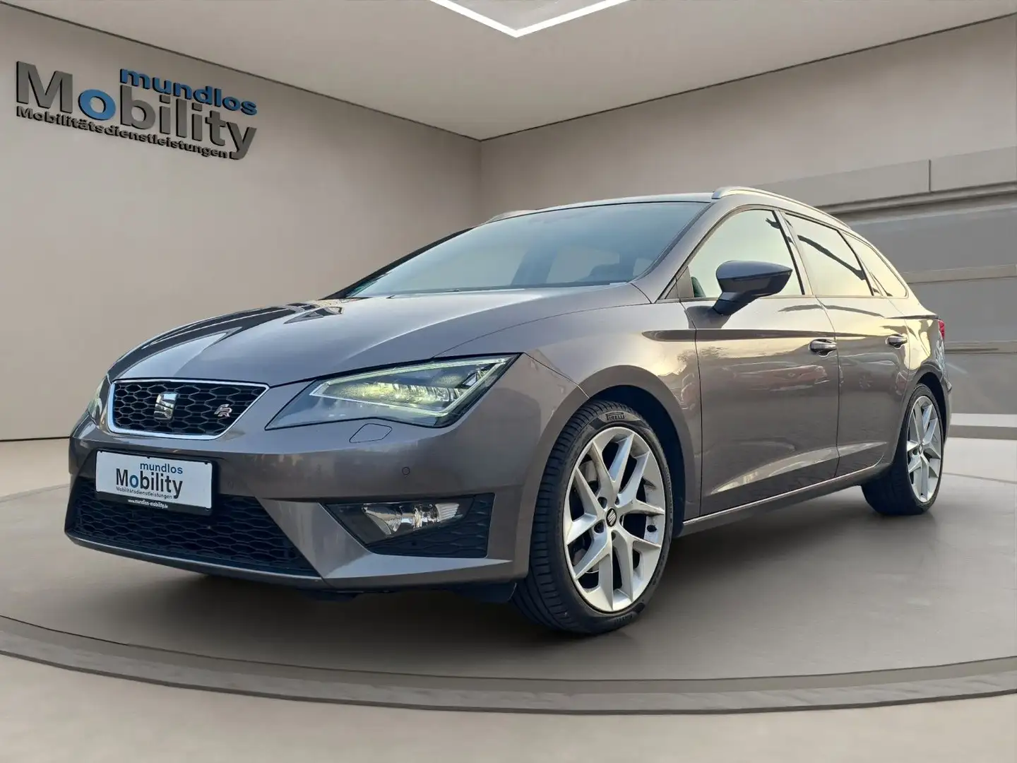 SEAT Leon ST FR 2.0 TDI 185PS LED Sound Navi PDC SHZ Grau - 1
