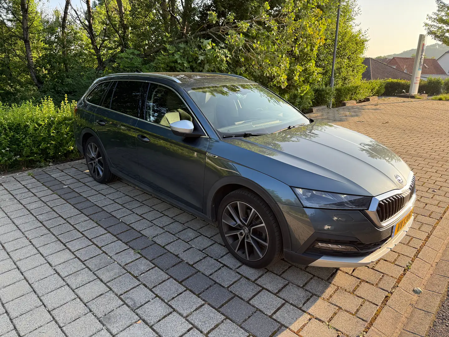 Skoda Octavia Octavia Combi 2.0 TDI DSG 4x4 Scout - 1