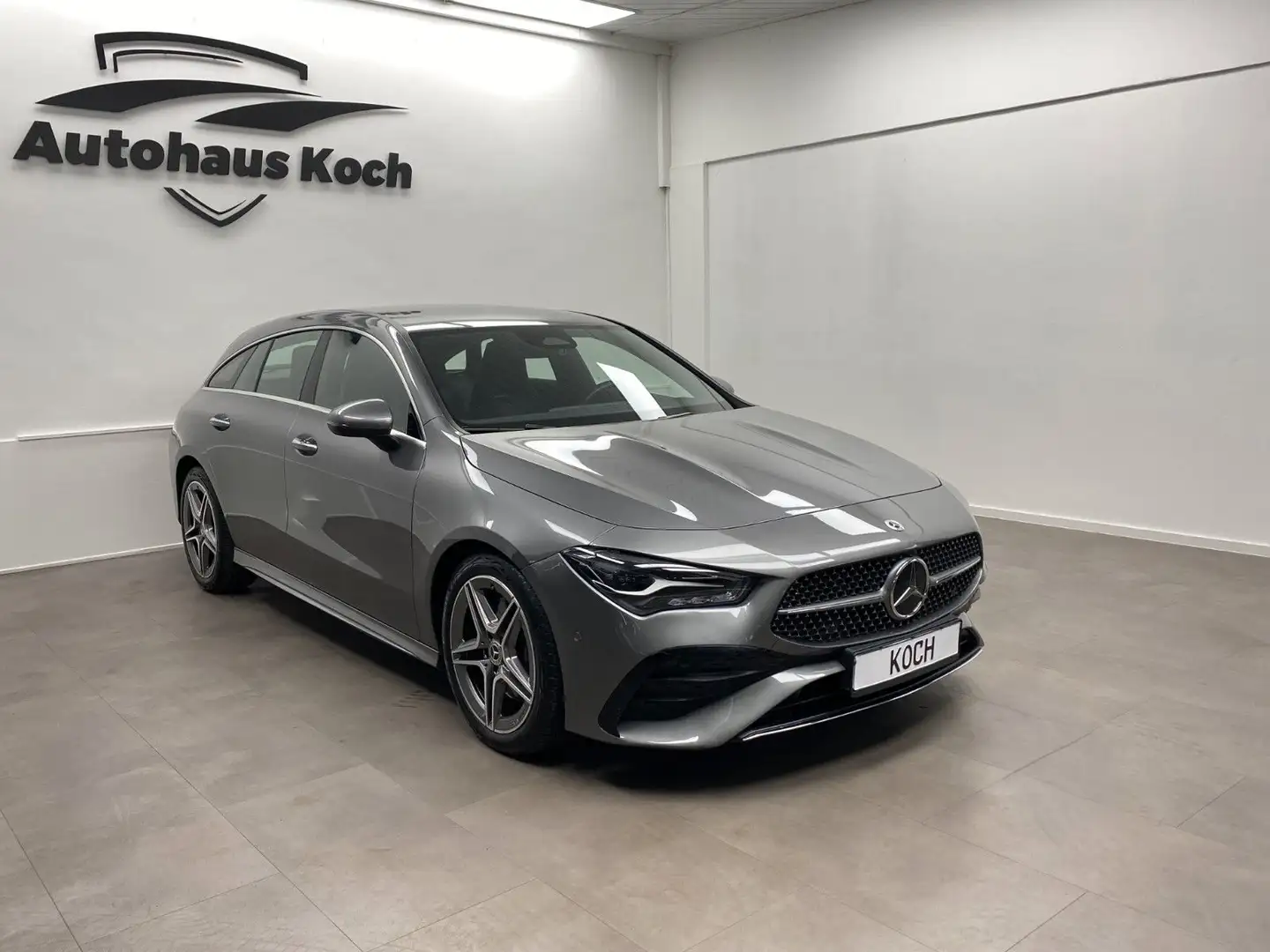 Mercedes-Benz CLA 220 d SHOOTING BRAKE AMG LINE ADVANCED PLUS Grau - 1