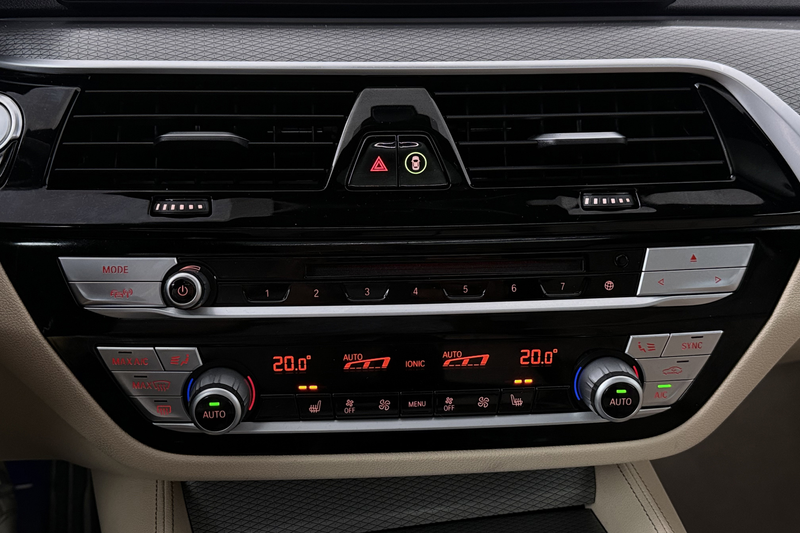 BMW 540 5-serie Touring 540i xDrive High Executive (PANORA — photo 16
