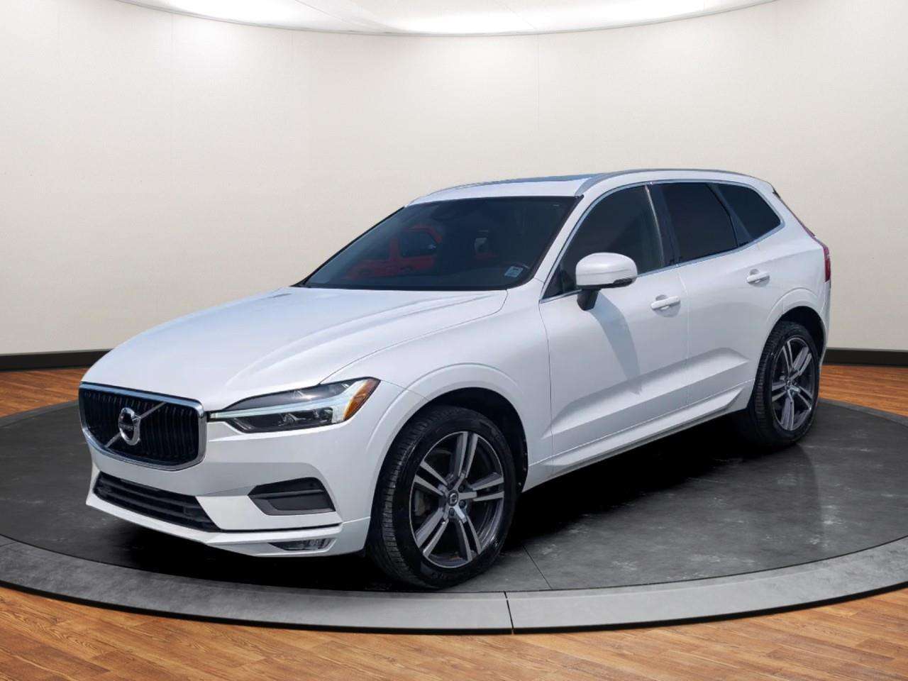 2021 Volvo XC60 T6 Momentum PANO SUNROOF! LEATHER! AWD!