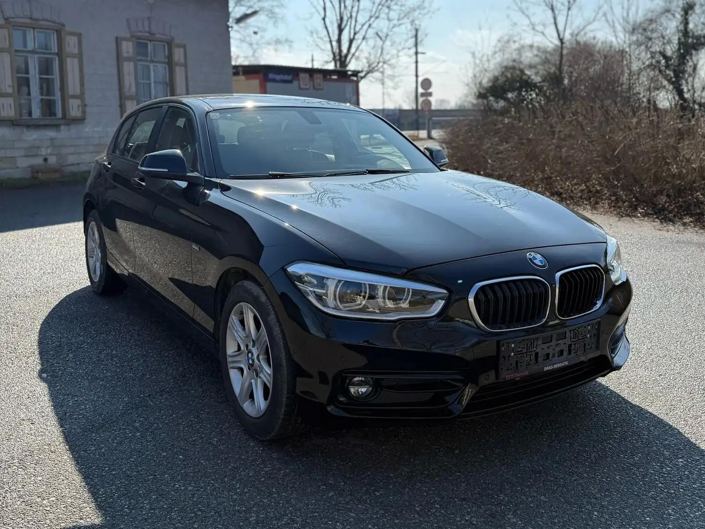 BMW 116 116i Sport Line nur 73.000 km Zwart - 1