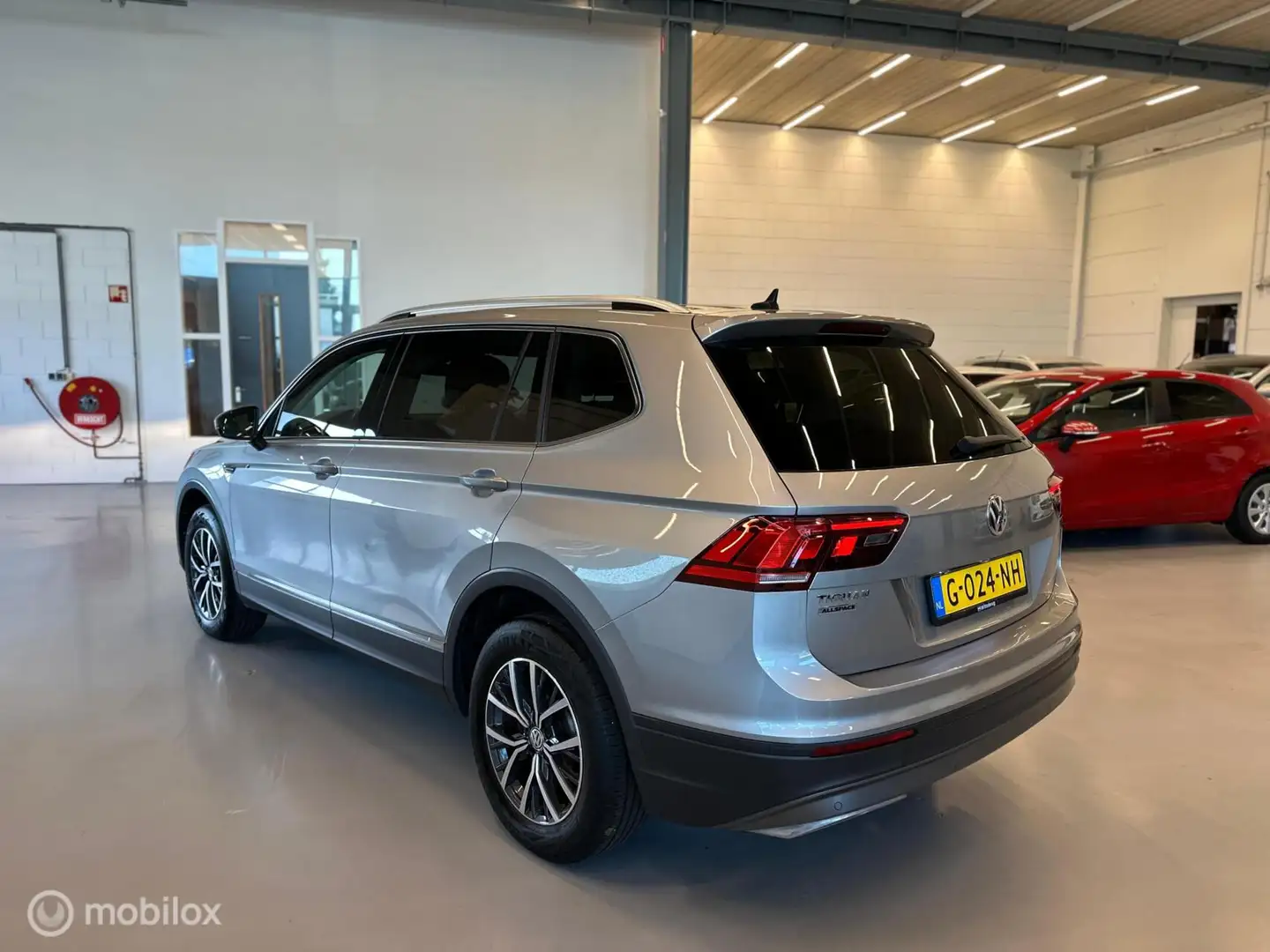 Volkswagen Tiguan 1.5 TSI ACT Comfortline Gris - 2