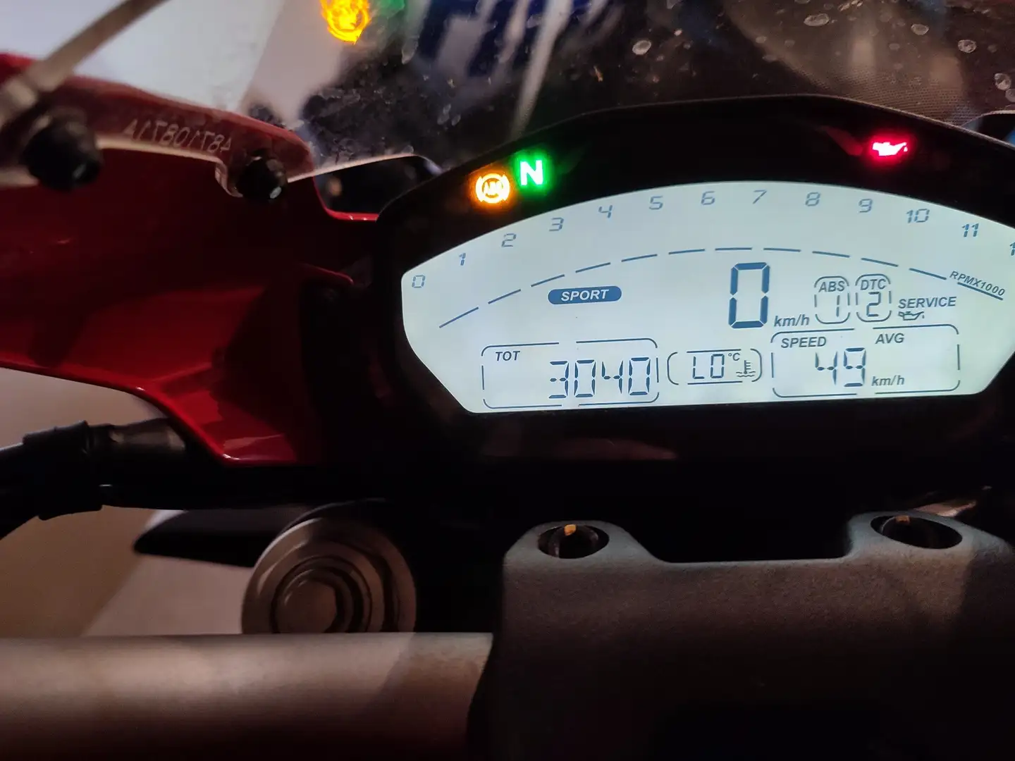 Ducati Monster 821 Rood - 1