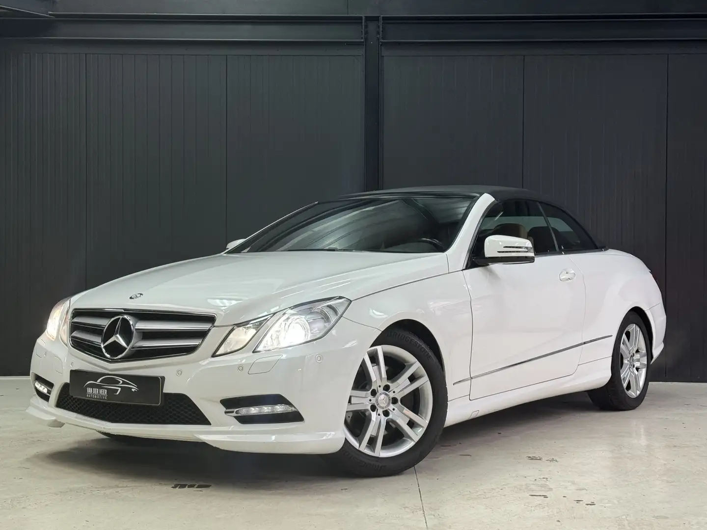 Mercedes-Benz E 200 Cabrio CGI Elegance 184PK Automaat | Leder | Stoel Weiß - 2