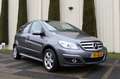 Mercedes-Benz B 200 K. Avantgarde Automaat, Navi, ECC, PDC, LMV Grijs - thumbnail 13